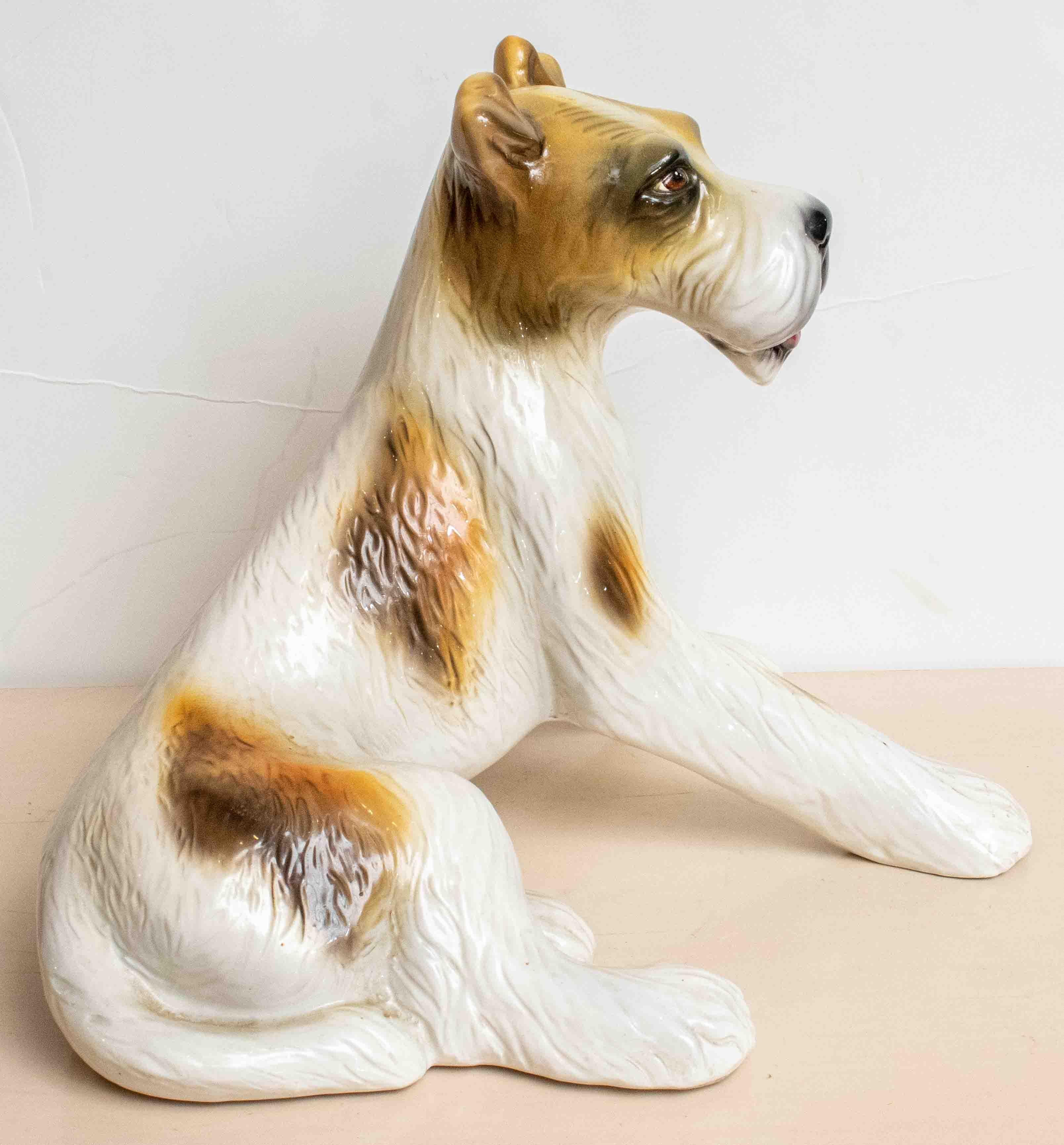 Italienischer sitzender Terrier aus Keramik im Zustand „Hervorragend“ in New York, NY