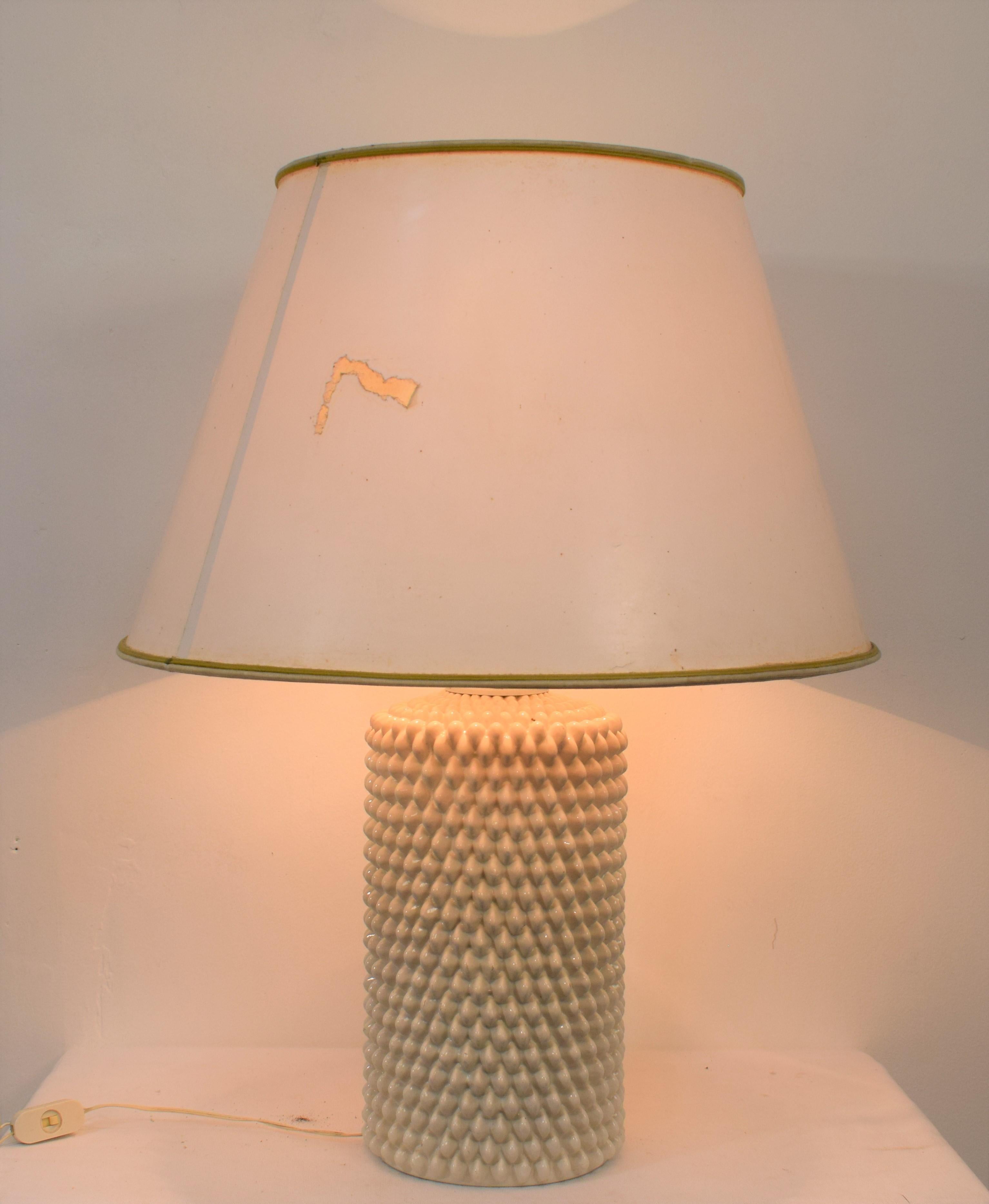 Italian ceramic table lamp, 1960s.
Dimensions: H= 70 cm; D=55 cm; H lamp only= 45 cm.