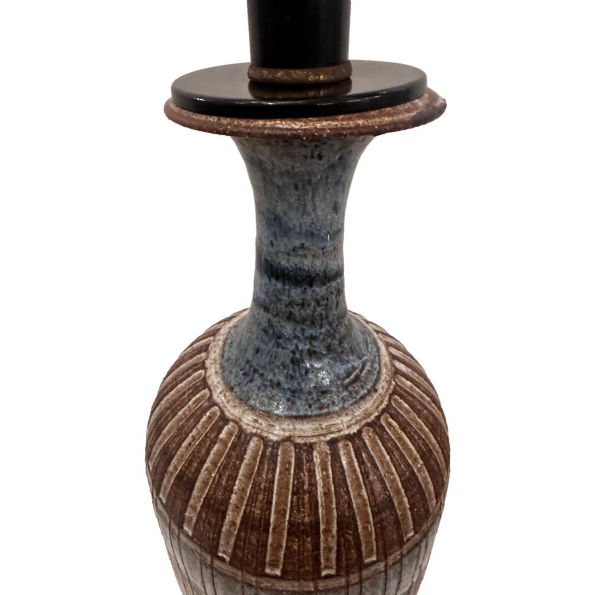 Lámpara de mesa de cerámica italiana Italiano en venta