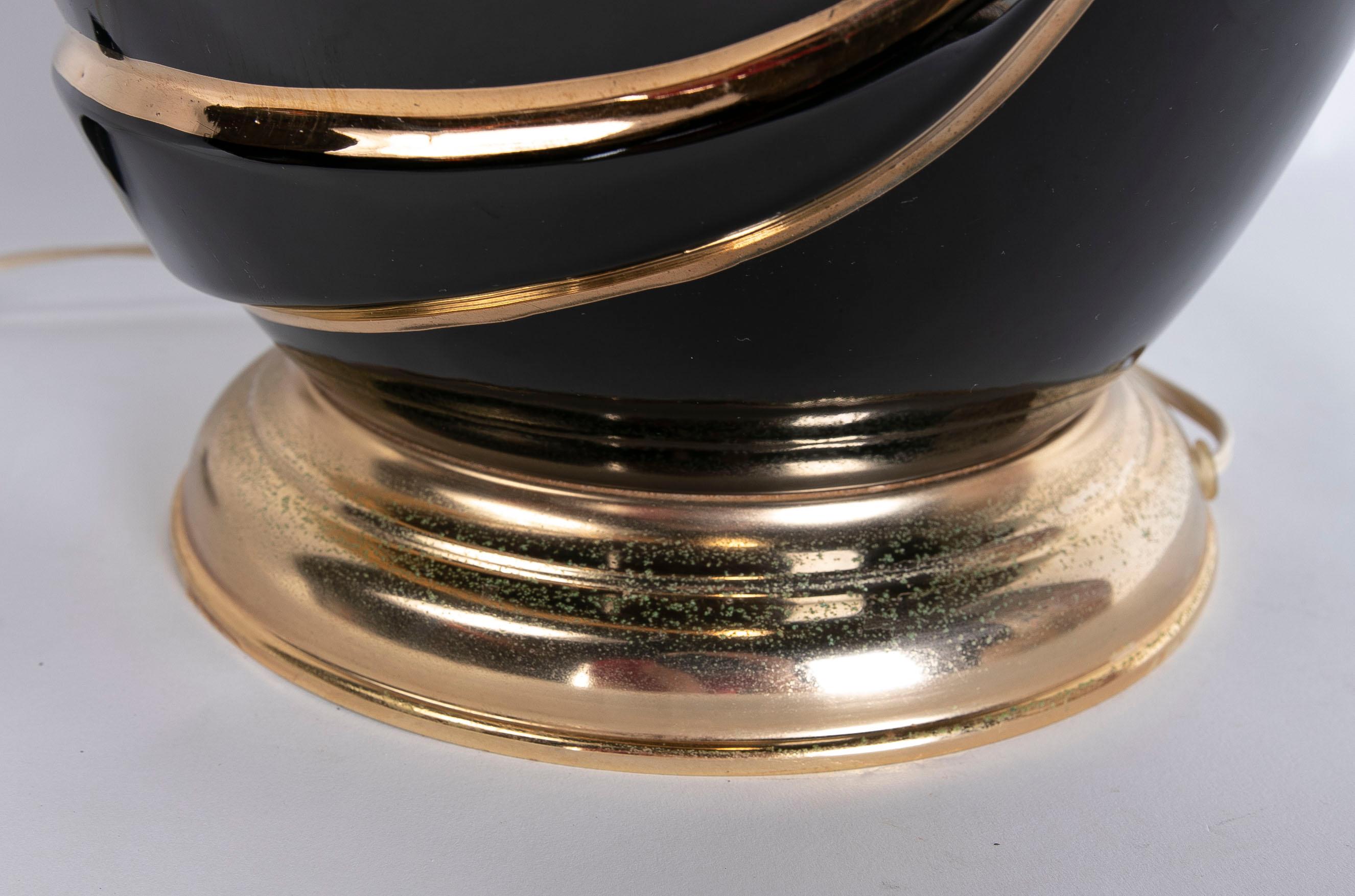 Italienische Keramik-Tischlampe in schwarzer Farbe mit Golddekorationen im Angebot 7