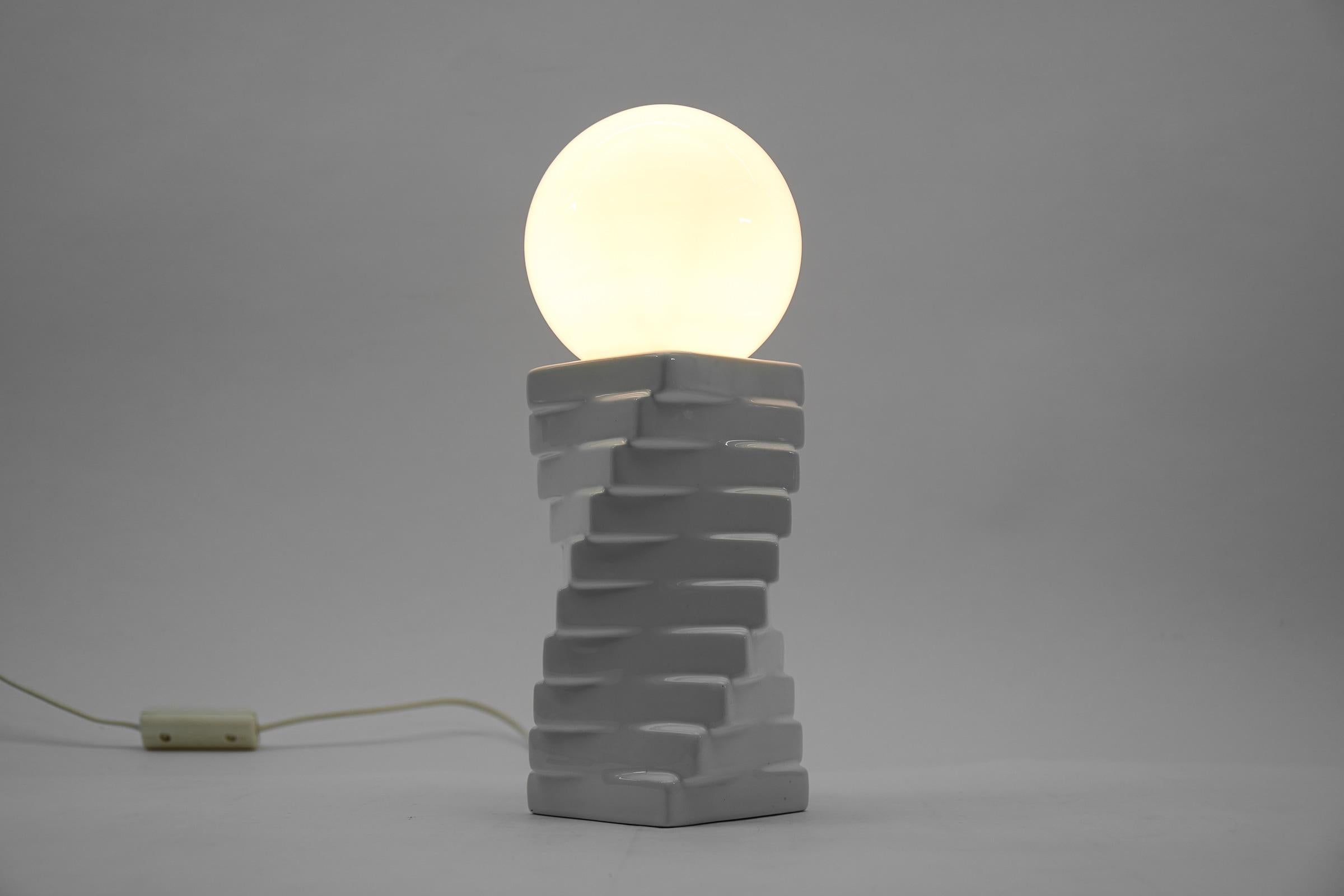 Mid-Century Modern Italian Ceramic Table Lamp with a Milk Glass Ball Shade, 1960s For Sale