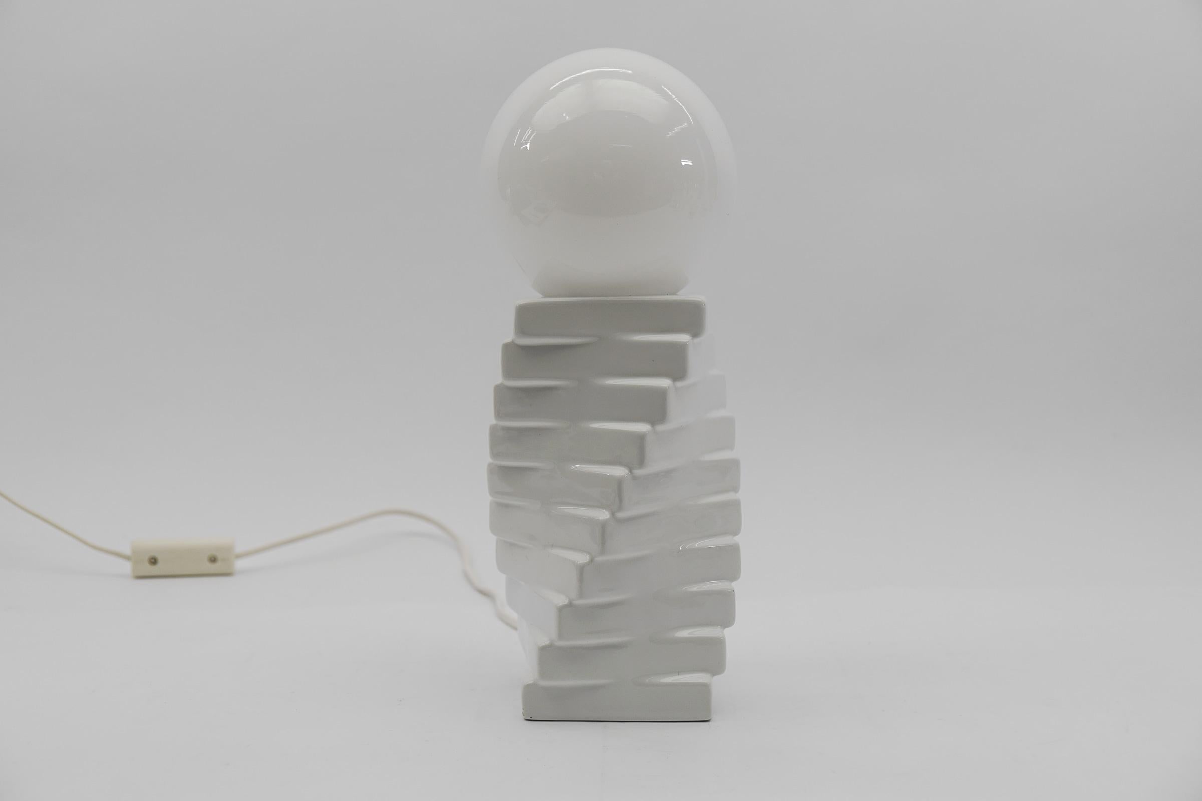 Italian Ceramic Table Lamp with a Milk Glass Ball Shade, 1960s For Sale 1