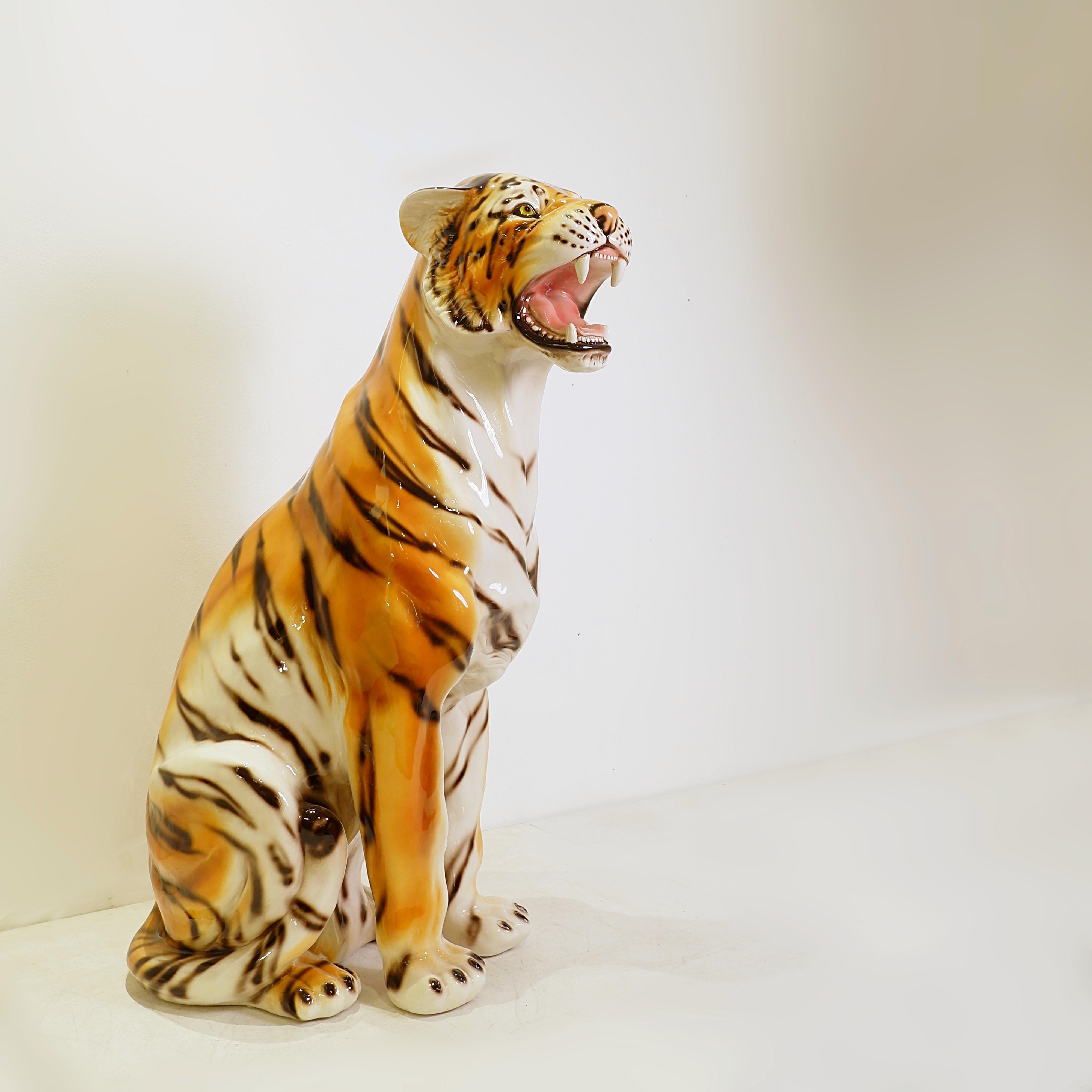 Italienischer Keramik-Tiger - 21. (Hollywood Regency) im Angebot