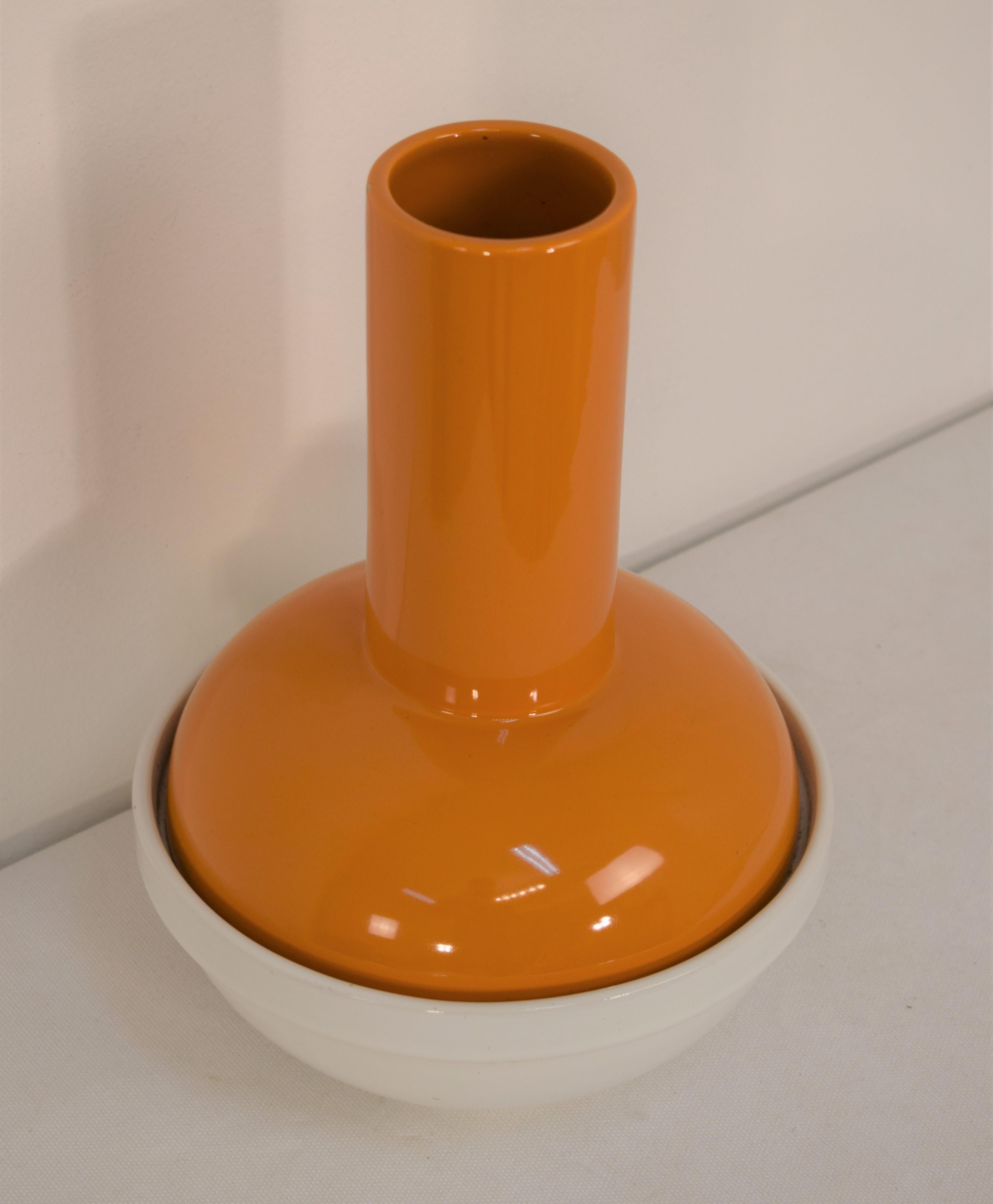 Italian ceramic vase, 1960s.
Dimensions: H= 27 cm; D= 19 cm.