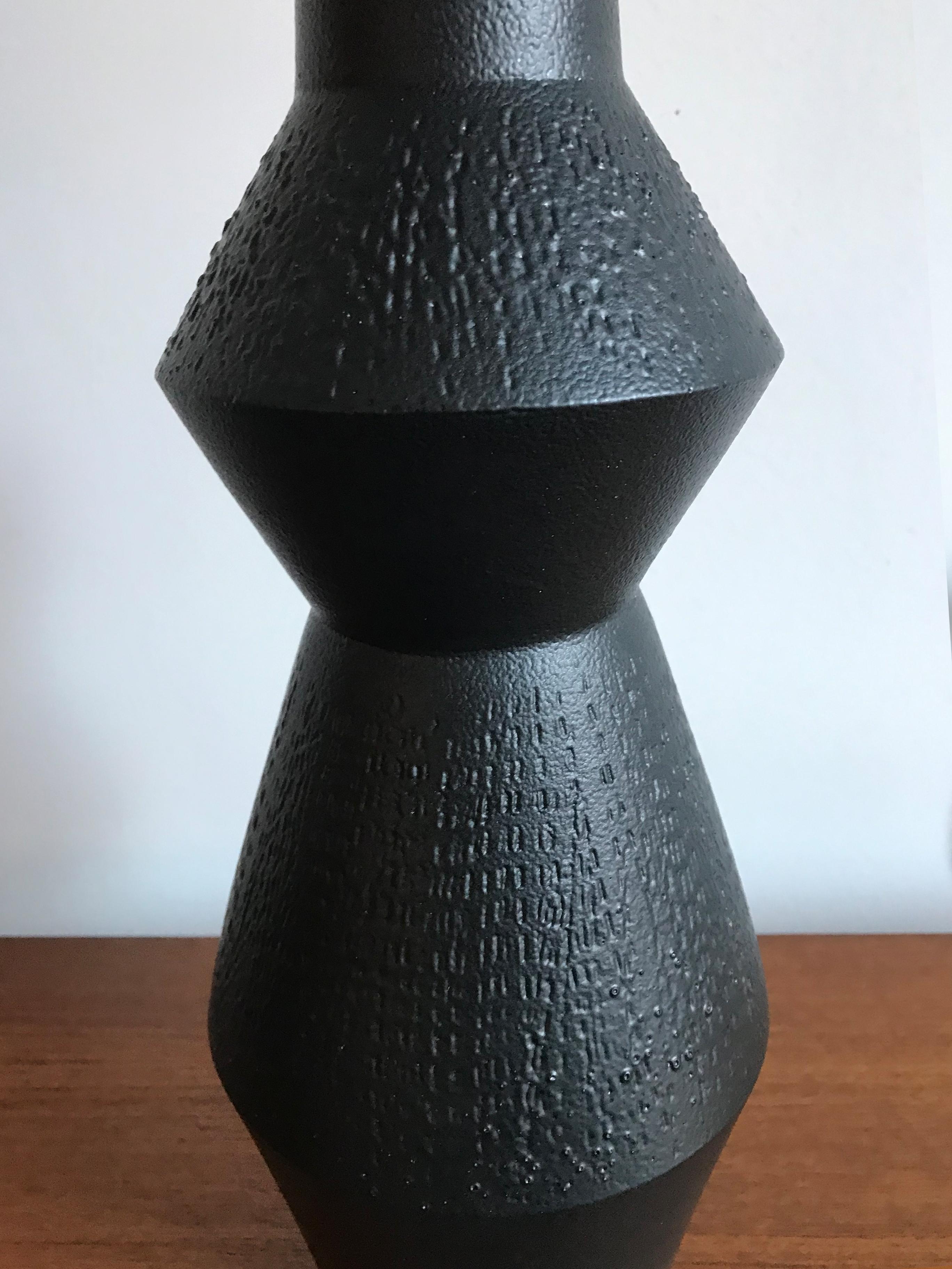 Italian Ceramic Vase Designed by Capperidicasa im Zustand „Neu“ in Reggio Emilia, IT