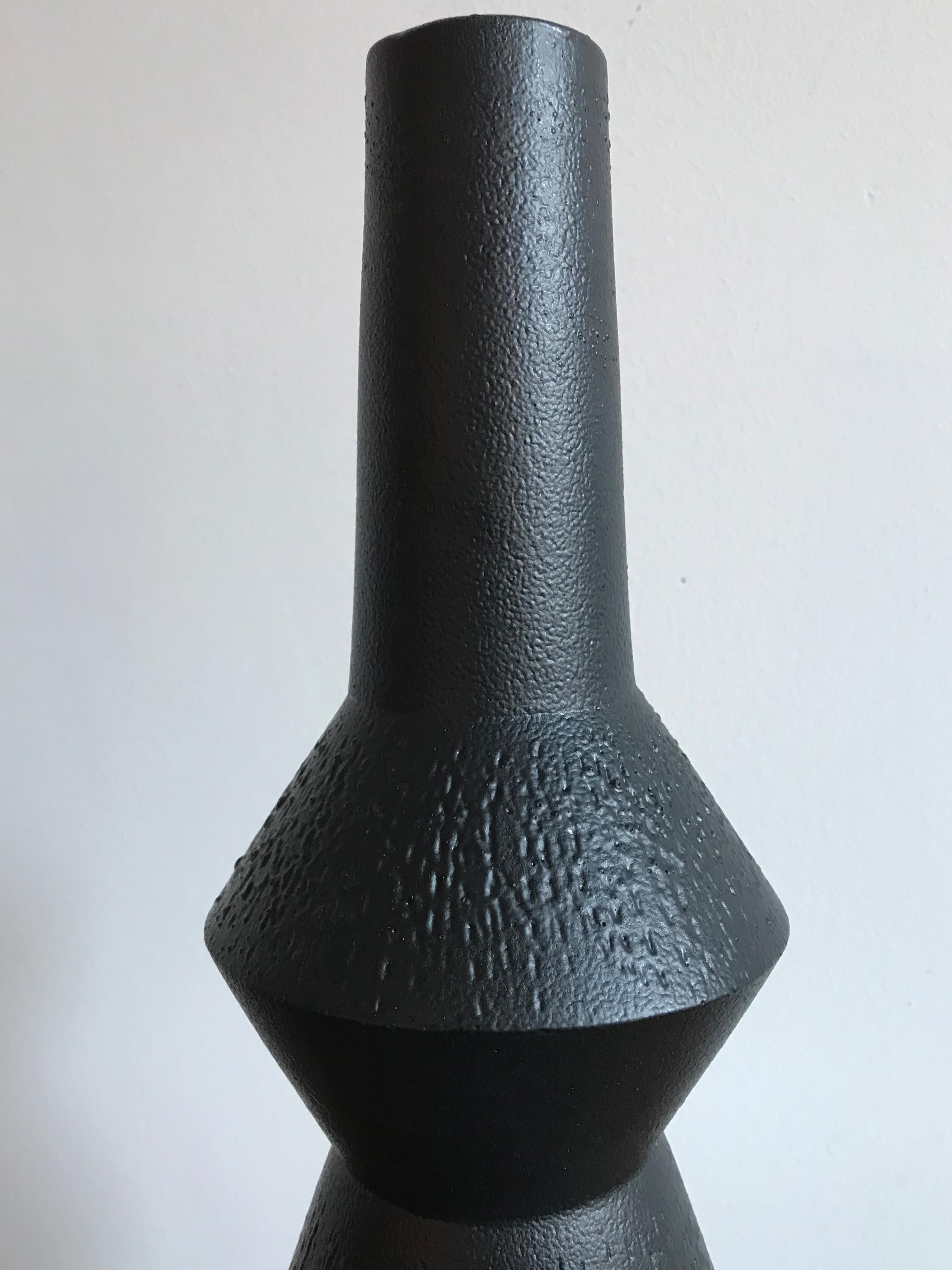 Italian Ceramic Vase Designed by Capperidicasa (21. Jahrhundert und zeitgenössisch)