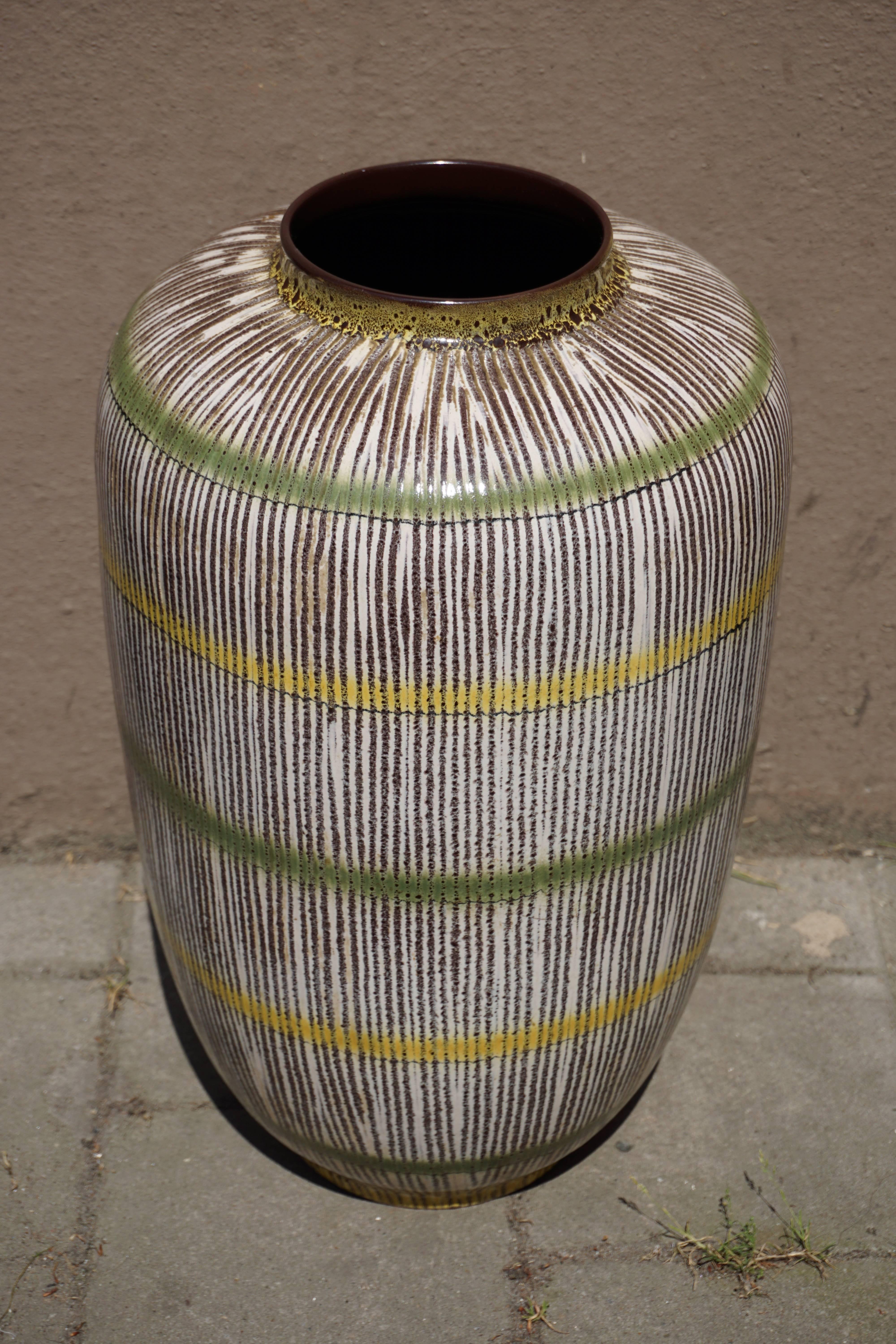 Italian Ceramic Vase or Urn For Sale 7