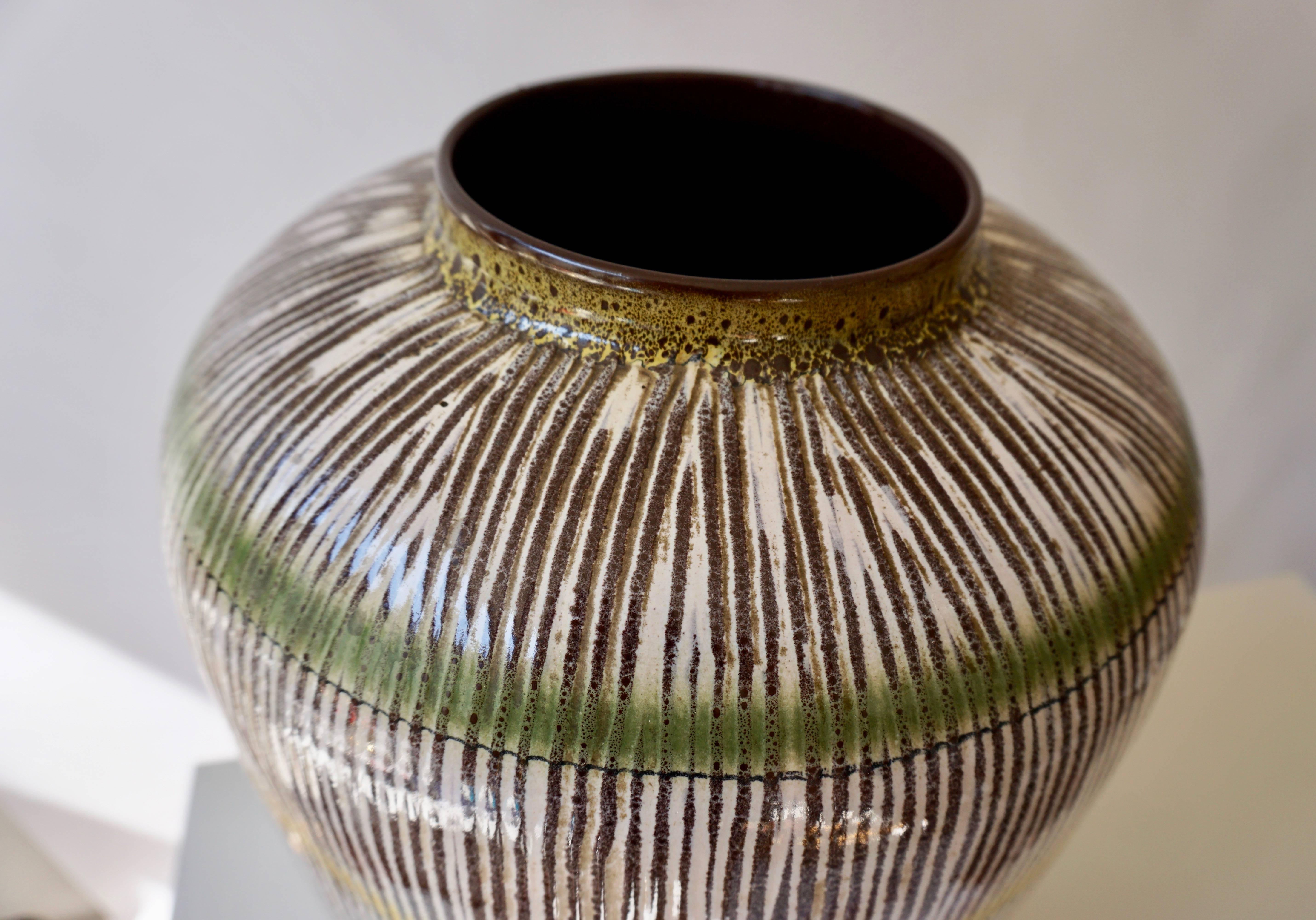 20th Century Italian Ceramic Vase or Urn For Sale