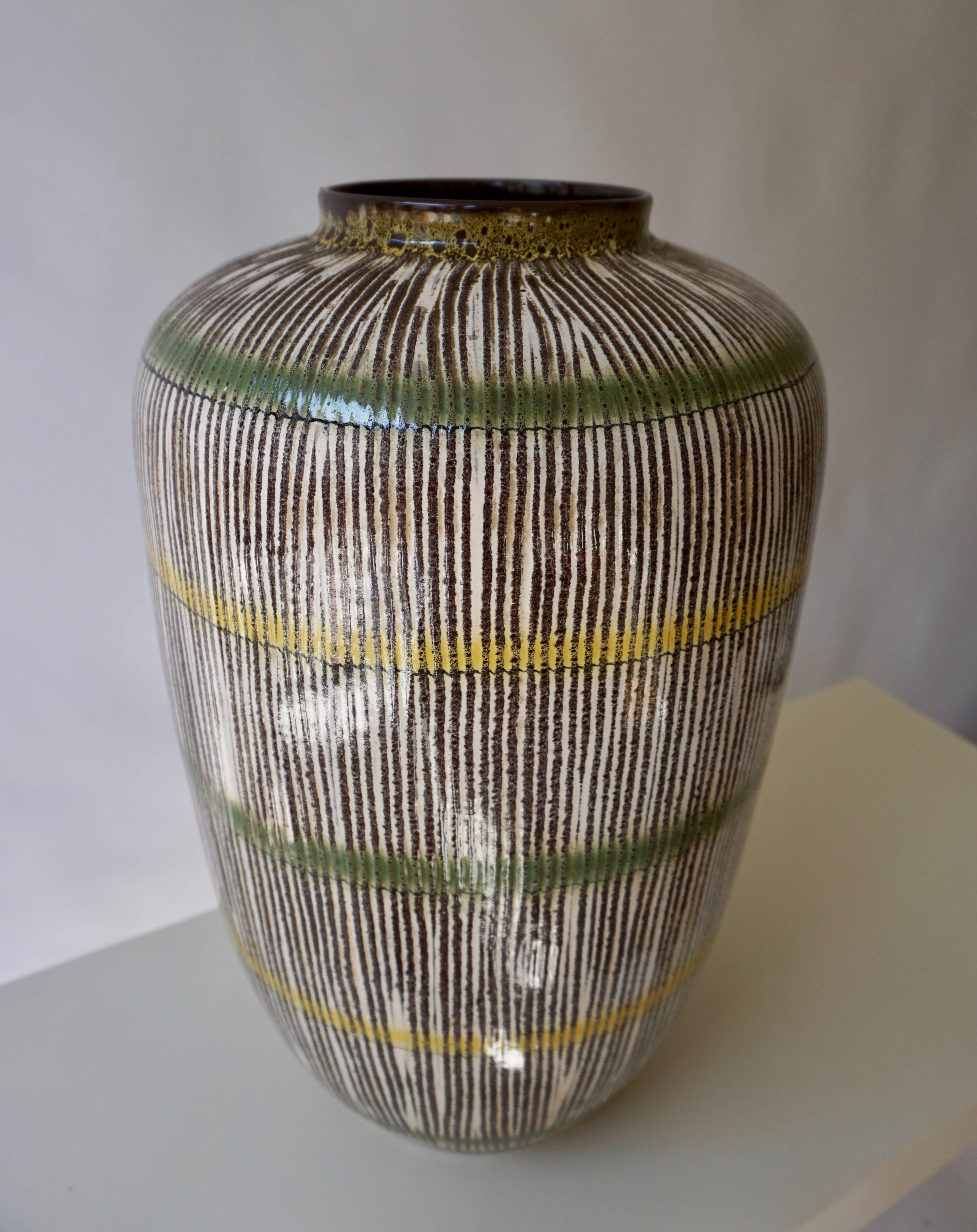 Italian Ceramic Vase or Urn For Sale 1