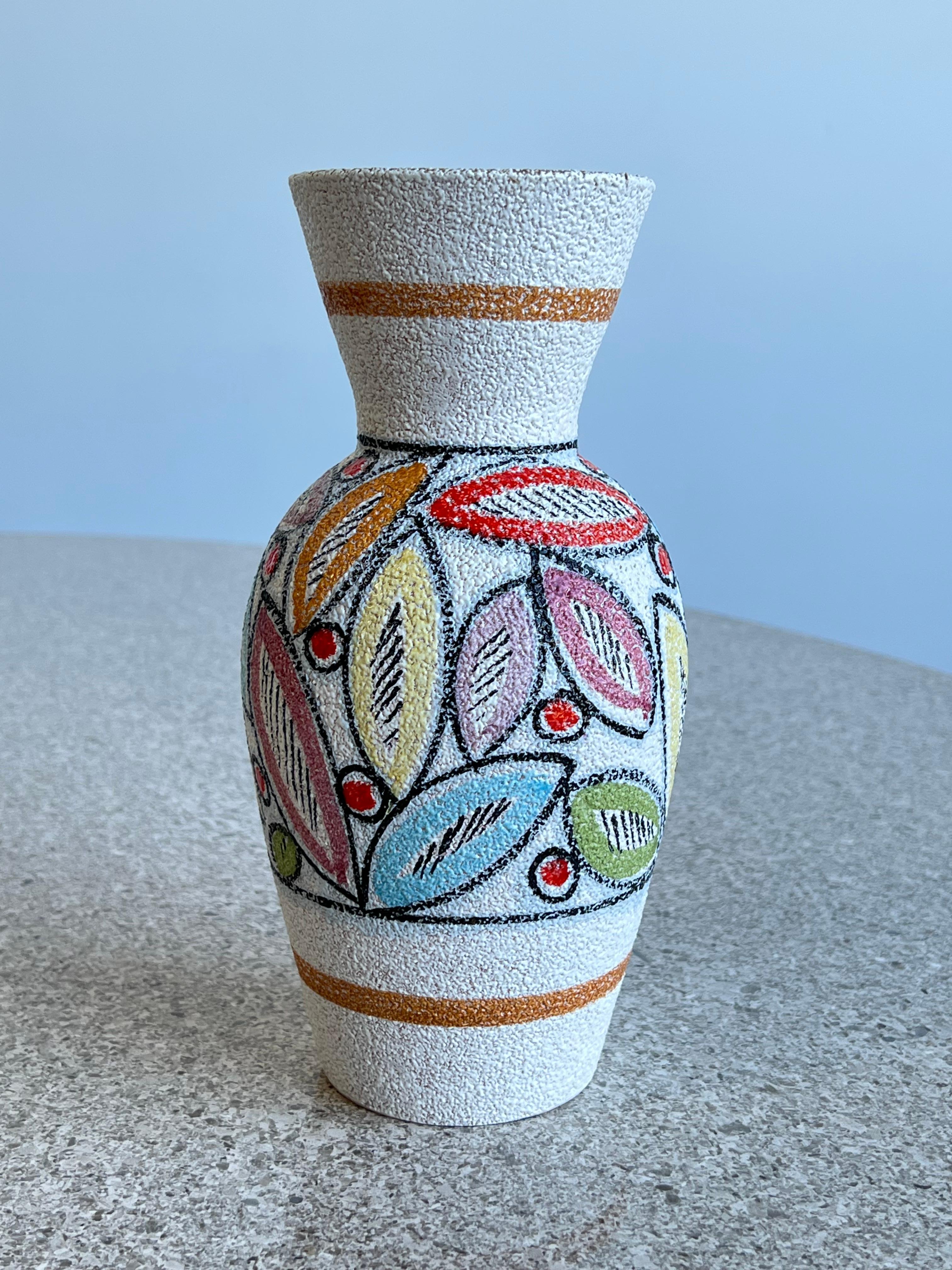 Mid-Century Modern Vase en céramique italienne signé par Italie G3 en vente