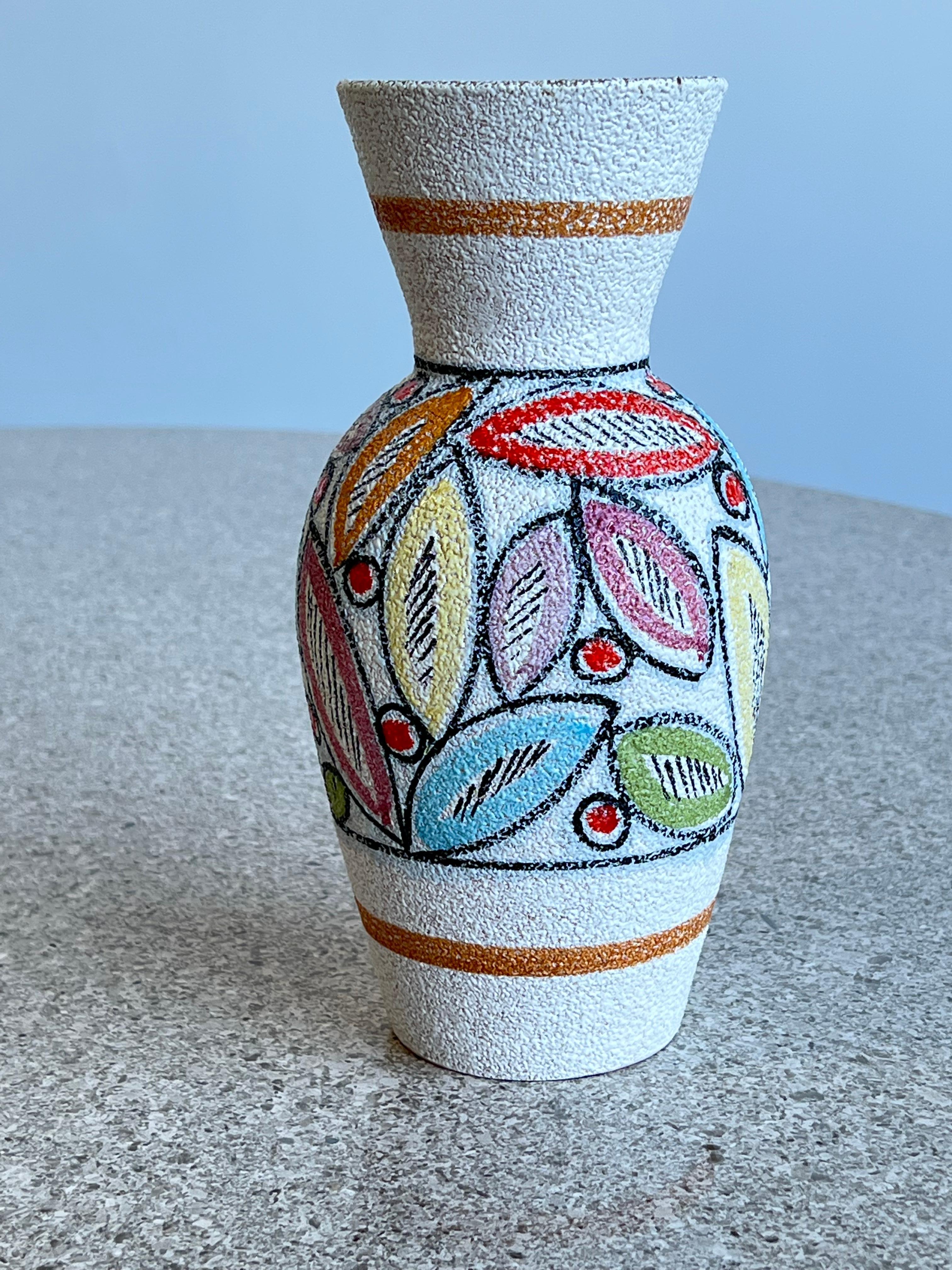 Peint à la main Vase en céramique italienne signé par Italie G3 en vente