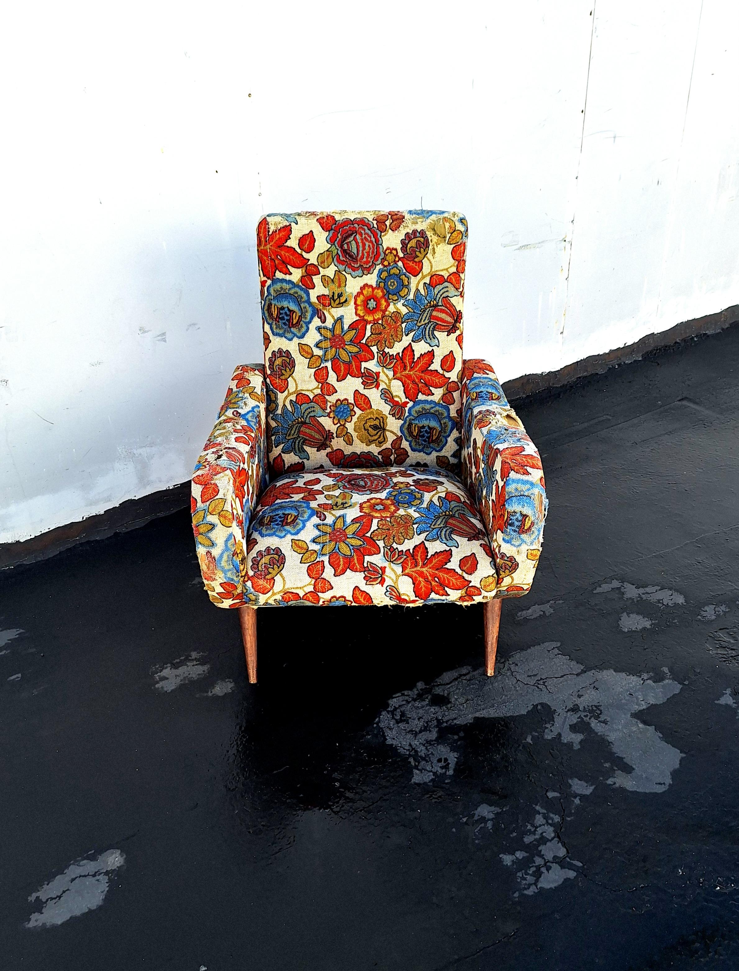 Mid-20th Century Italian Chair in Style of Marco Zanussi For Sale