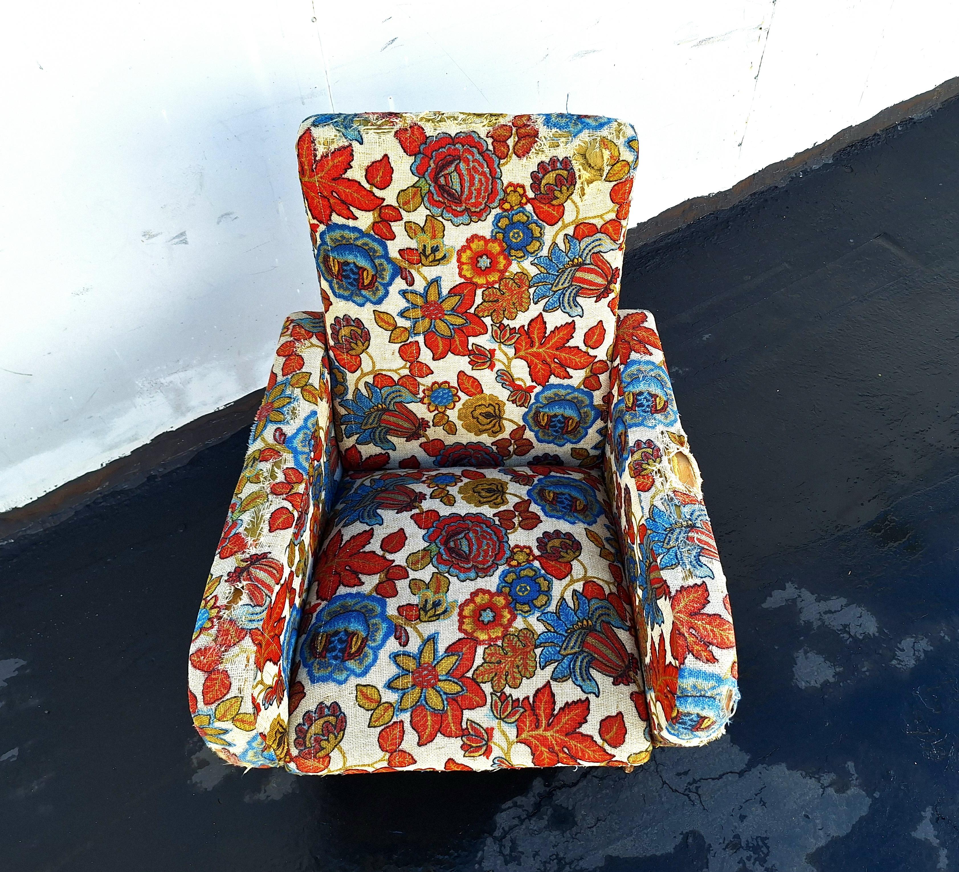 Italian Chair in Style of Marco Zanussi For Sale 2
