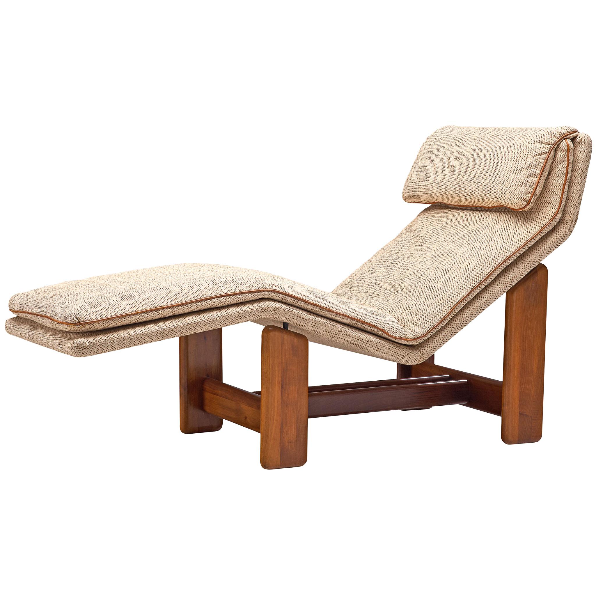 Italian Chaise Longue in Beige Fabric and Walnut by Mobil Girgi