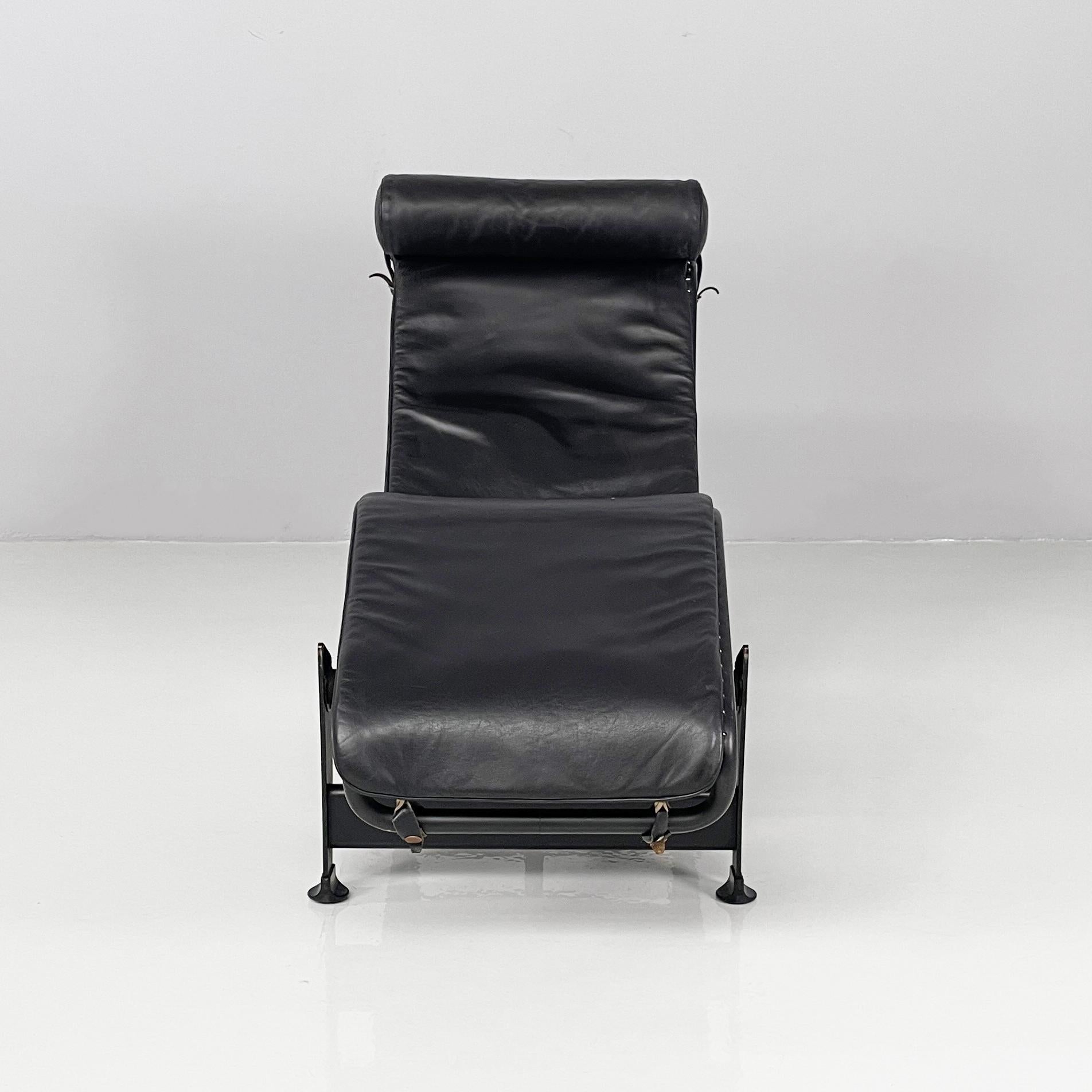Chaise longue italienne LC4 par Le Corbusier Jeanneret Perriand Cassina, 1980 Bon état - En vente à MIlano, IT