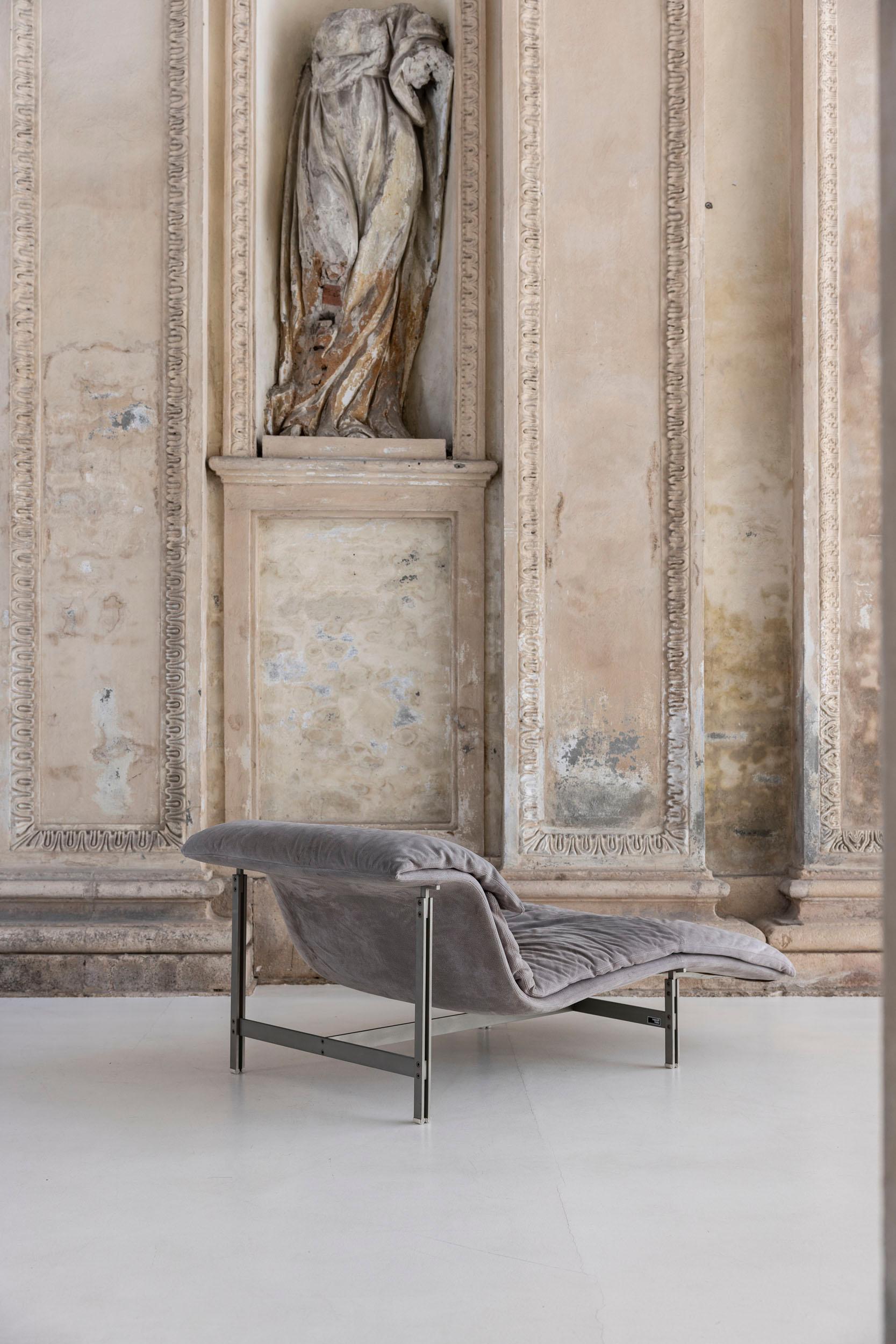 Chaise longue italienne Wave de Giovanni Offredi pour Saporiti, 1974 Bon état - En vente à Piacenza, Italy