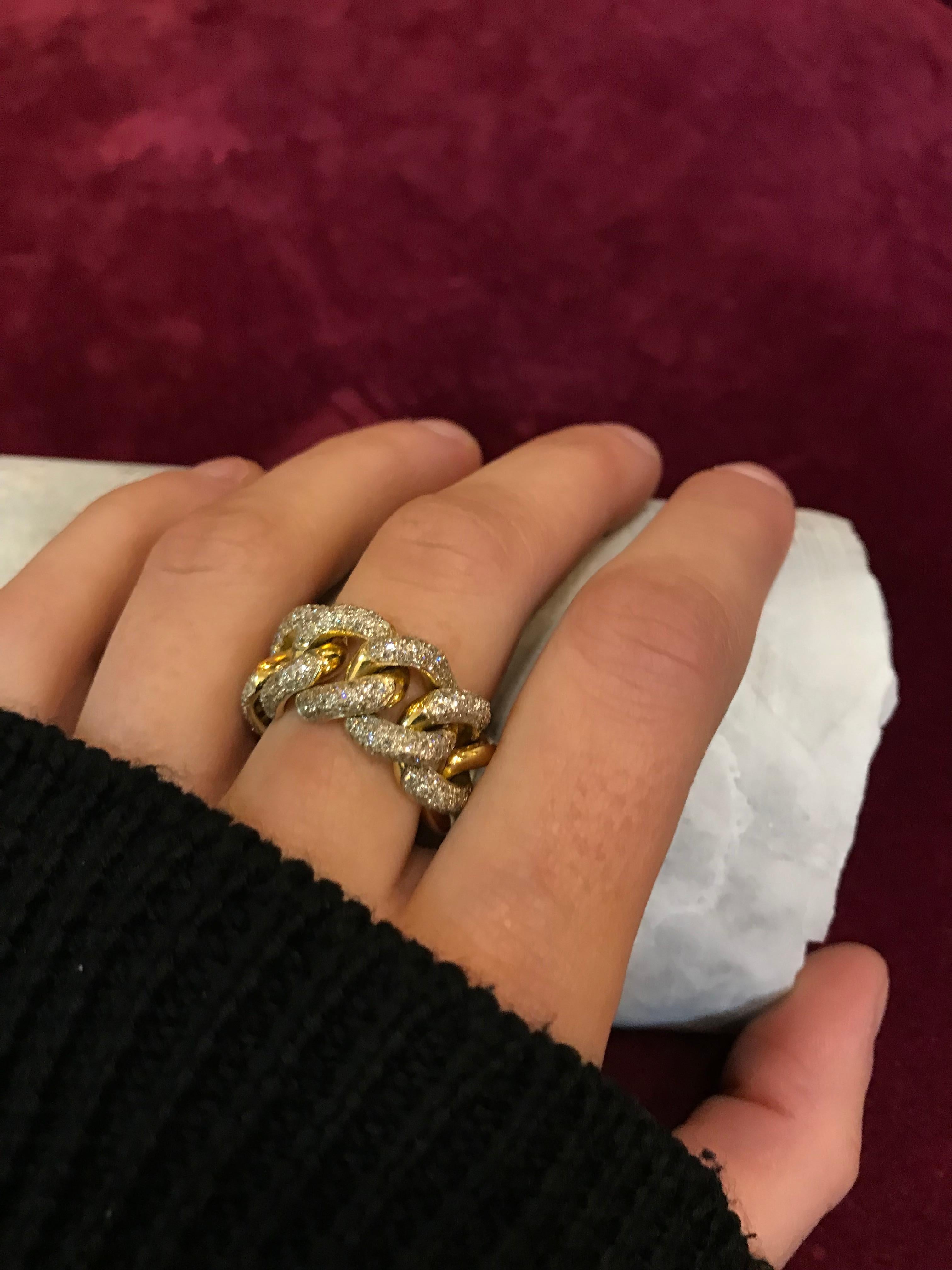 Brilliant Cut Italian Champagne Diamond 18 Karat Yellow Gold Interlocking Chain Cocktail Ring For Sale