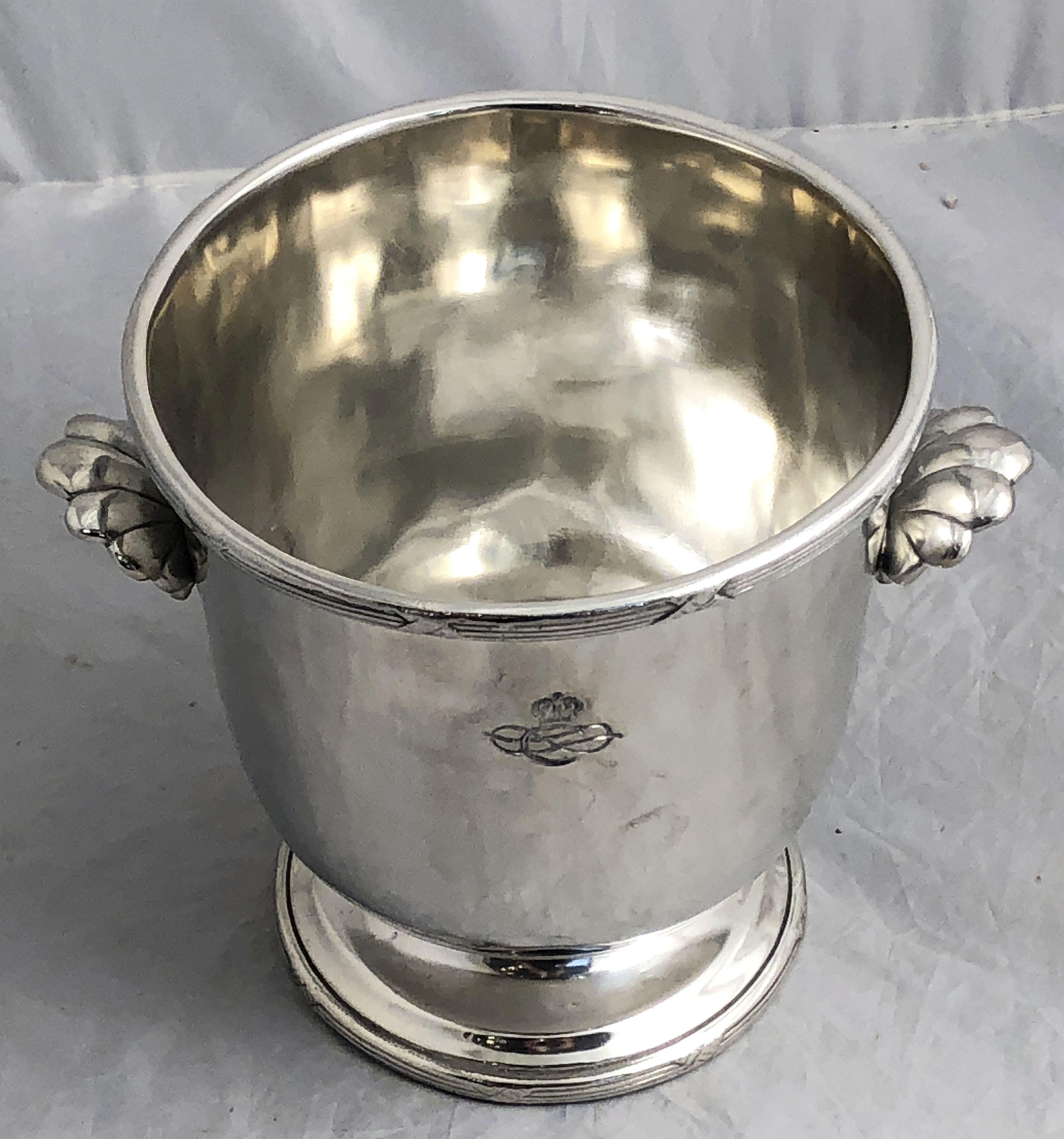 A fine Italian champagne server or bottle holder (ice bucket urn) from the Collezione Italia Navigazione - a fleet of Italian luxury passenger ships that operated in the 1920s and 1930s.

Featuring a raised ribbon edge over a round footed bowl with