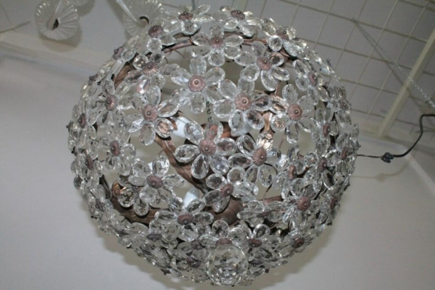 Italian Chandelier 1940s Glass Flowers Art Deco  In Good Condition For Sale In Palermo, Palermo