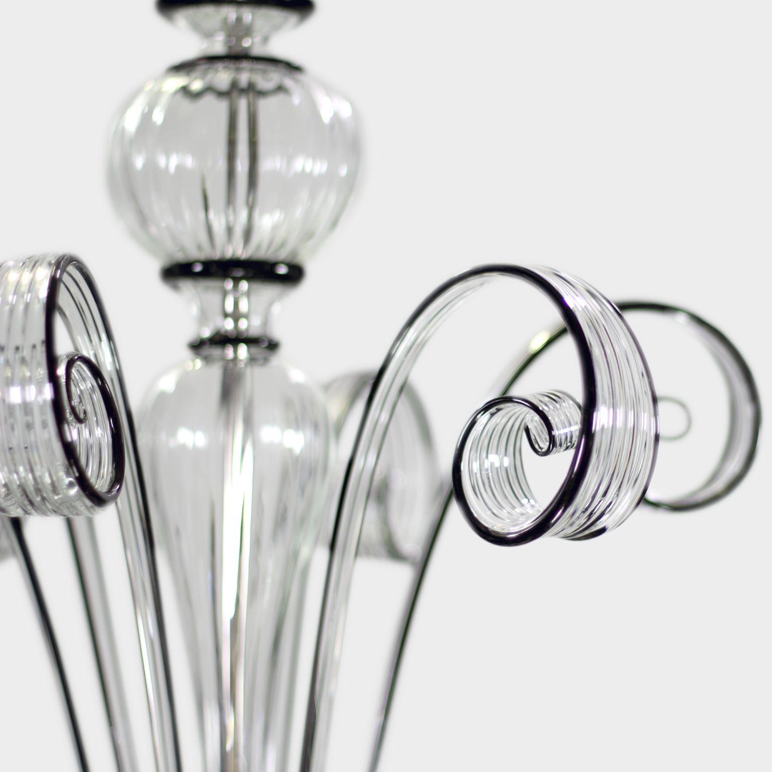 Contemporary Italian Chandelier 5 Arms Clear Murano Glass Black Details by Multiforme For Sale