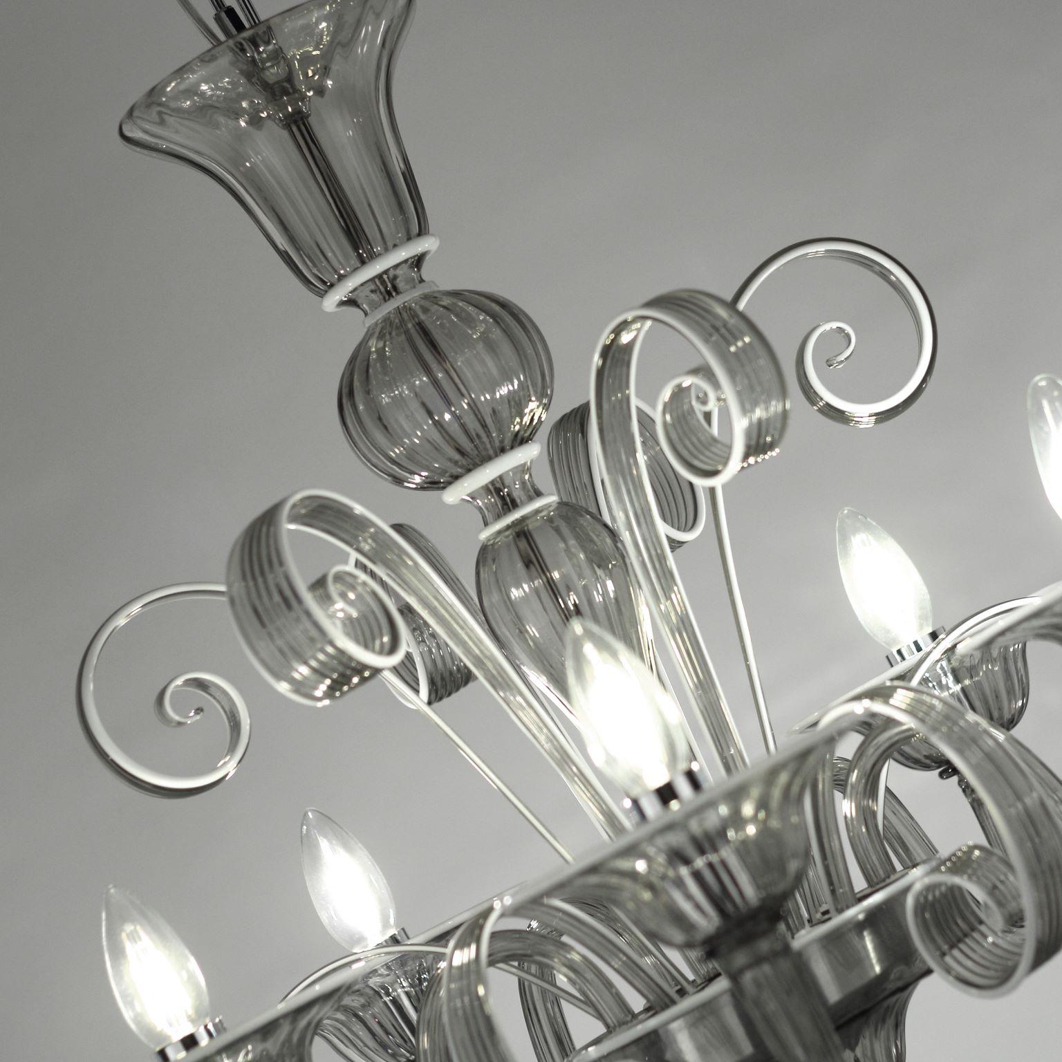 Italian Chandelier 5 arms Grey Murano Glass White finishing by Multiforme For Sale 1