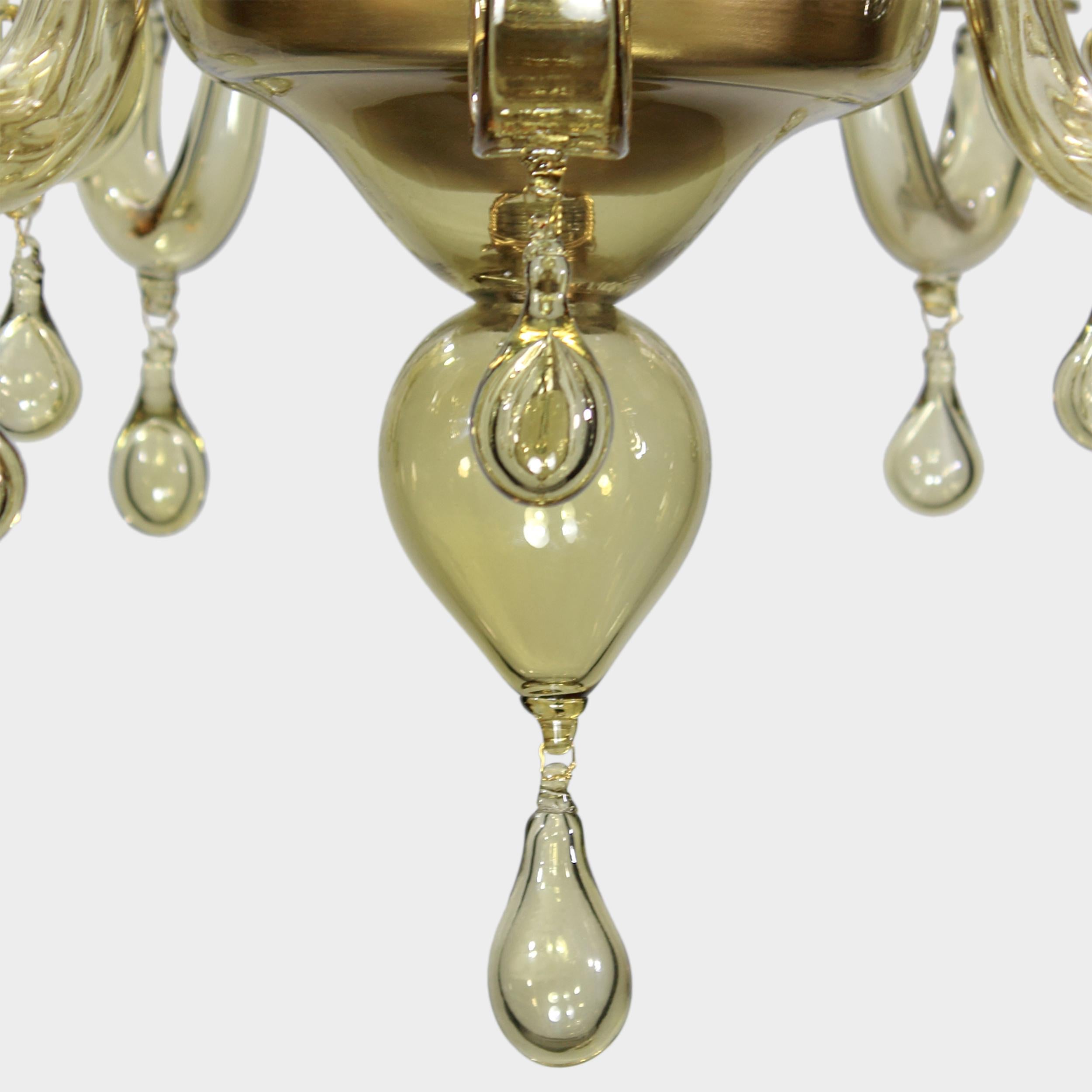 Other Italian Chandelier 6 Arms Smooth Straw Murano Glass and Lampshades by Multiforme For Sale