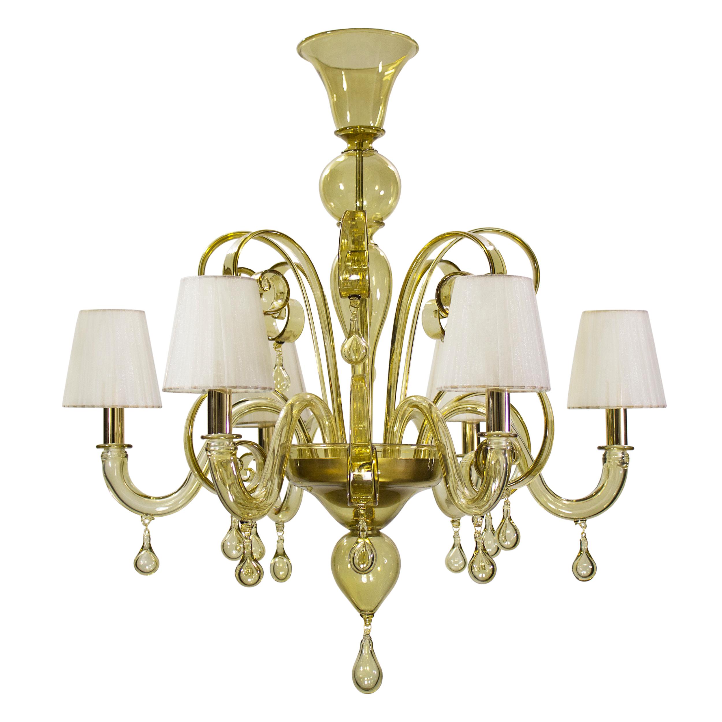 XXI secolo e contemporaneo Lampadario italiano a 6 bracci in vetro di Murano liscio e paglierino con paralumi di Multiforme in vendita