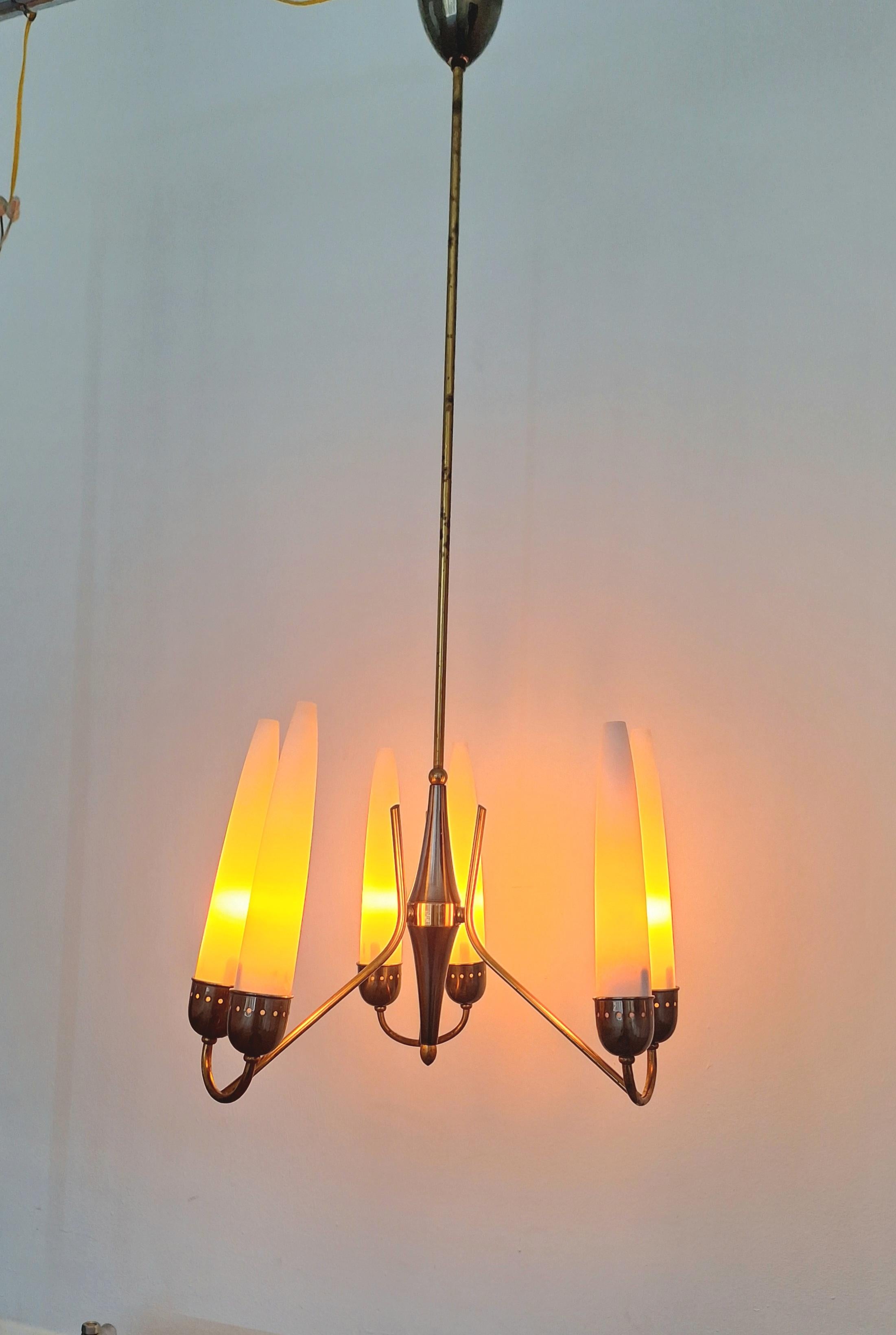 Mid-Century Modern Italian Chandelier Attributed to Angelo Lelii for Arredoluce For Sale
