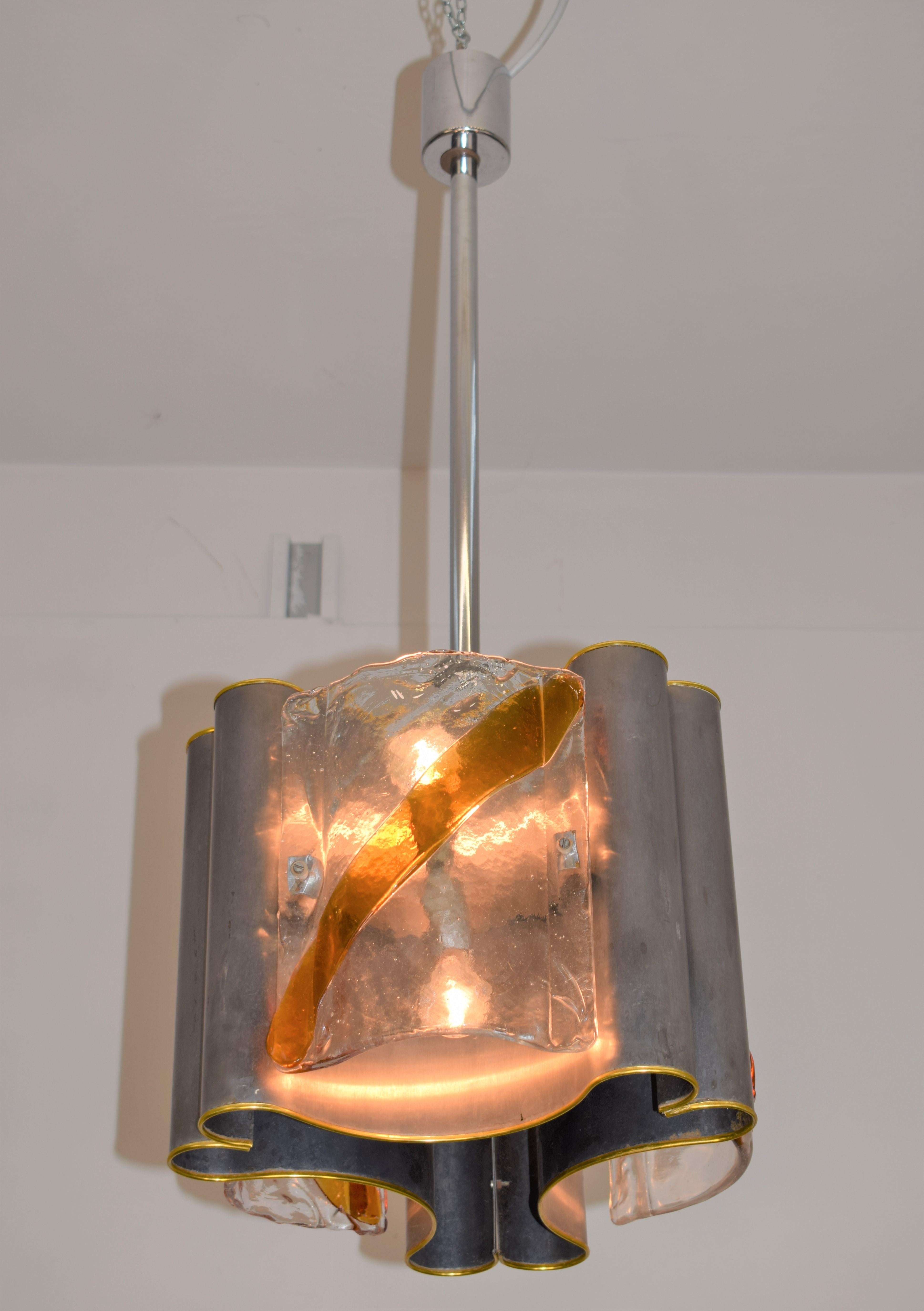 Italian chandelier by Toni Zuccheri for Mazzega, 1970s.

Dimensions: H= 95 cm; D= 38 cm.