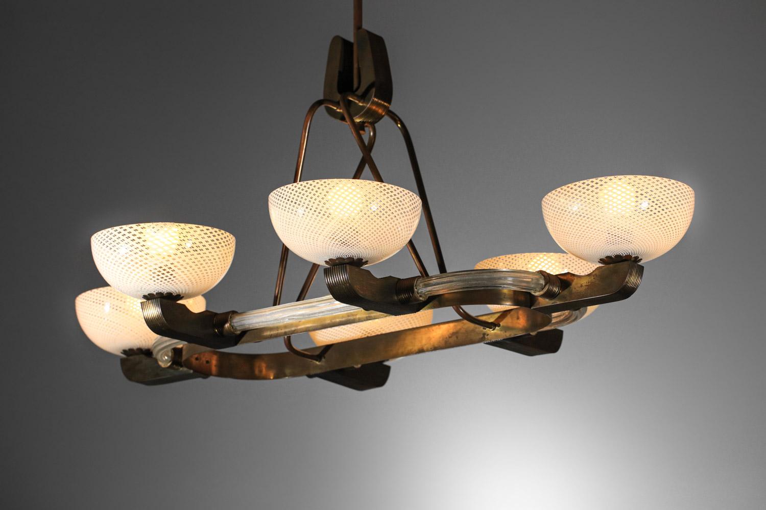 Metal Italian chandelier from the 50s in brass and filigree murano glass 