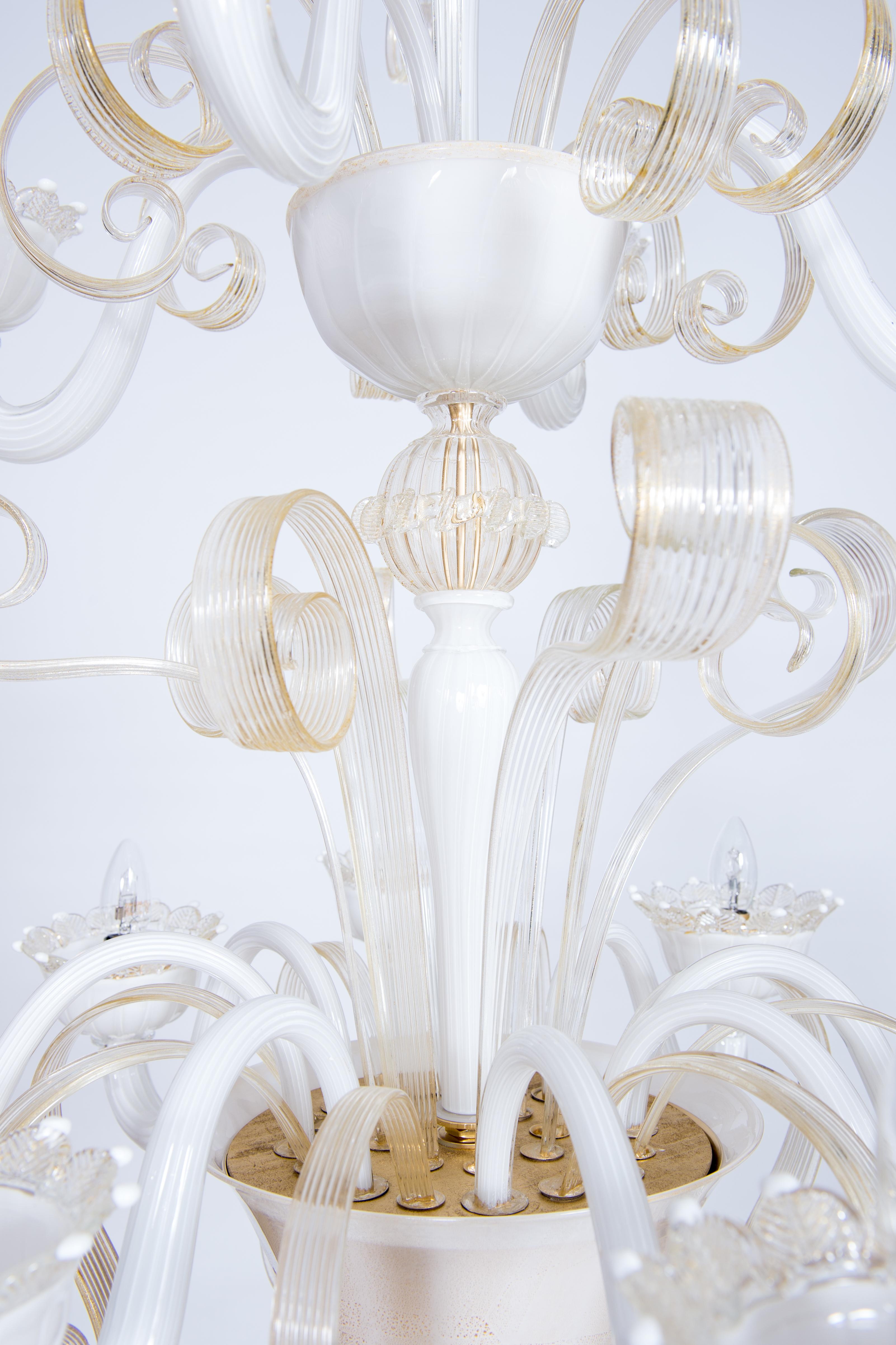 White-Milk Murano Glass Chandelier with Gold Accents Giovanni Dalla Fina Italy For Sale 2