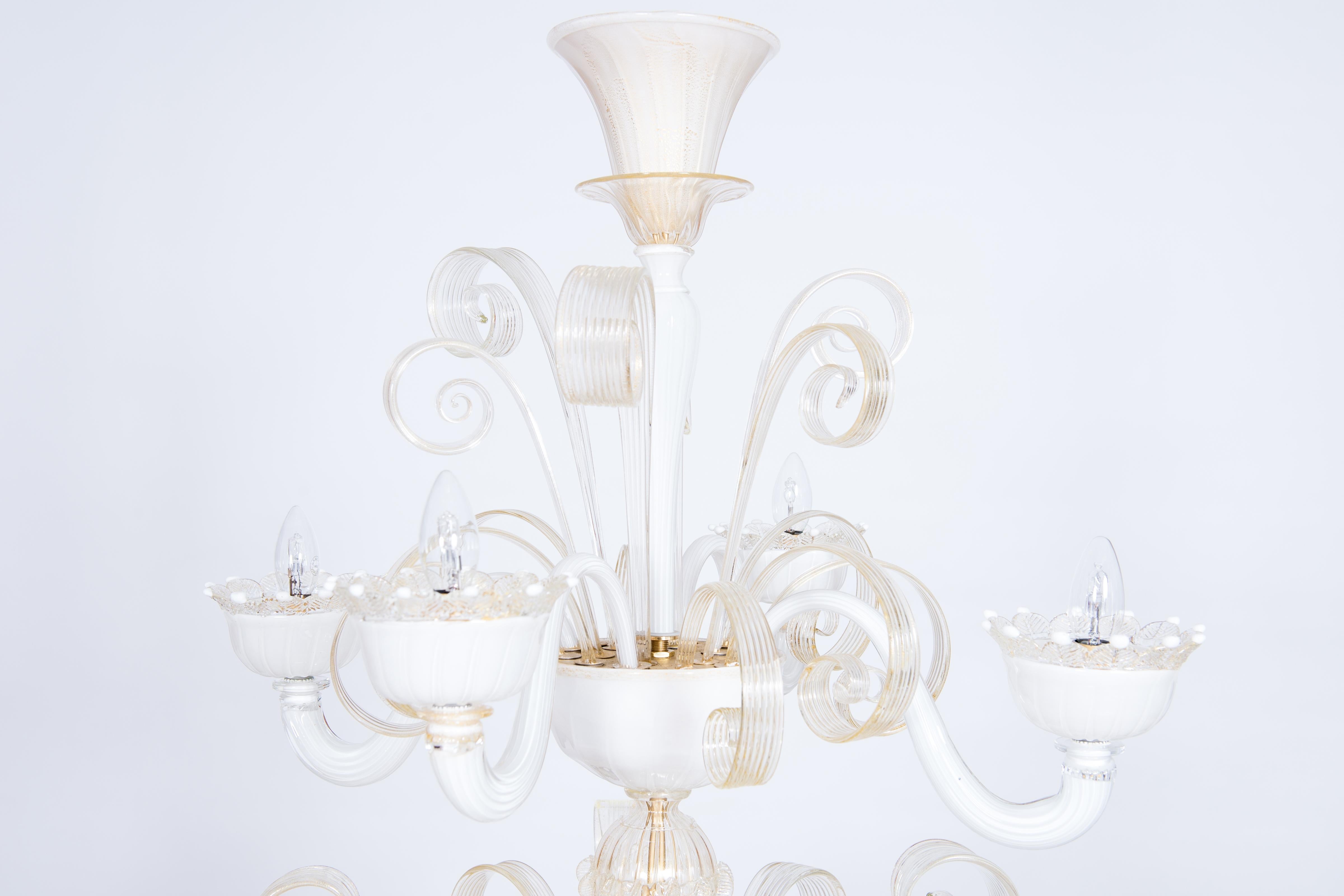 White-Milk Murano Glass Chandelier with Gold Accents Giovanni Dalla Fina Italy For Sale 4