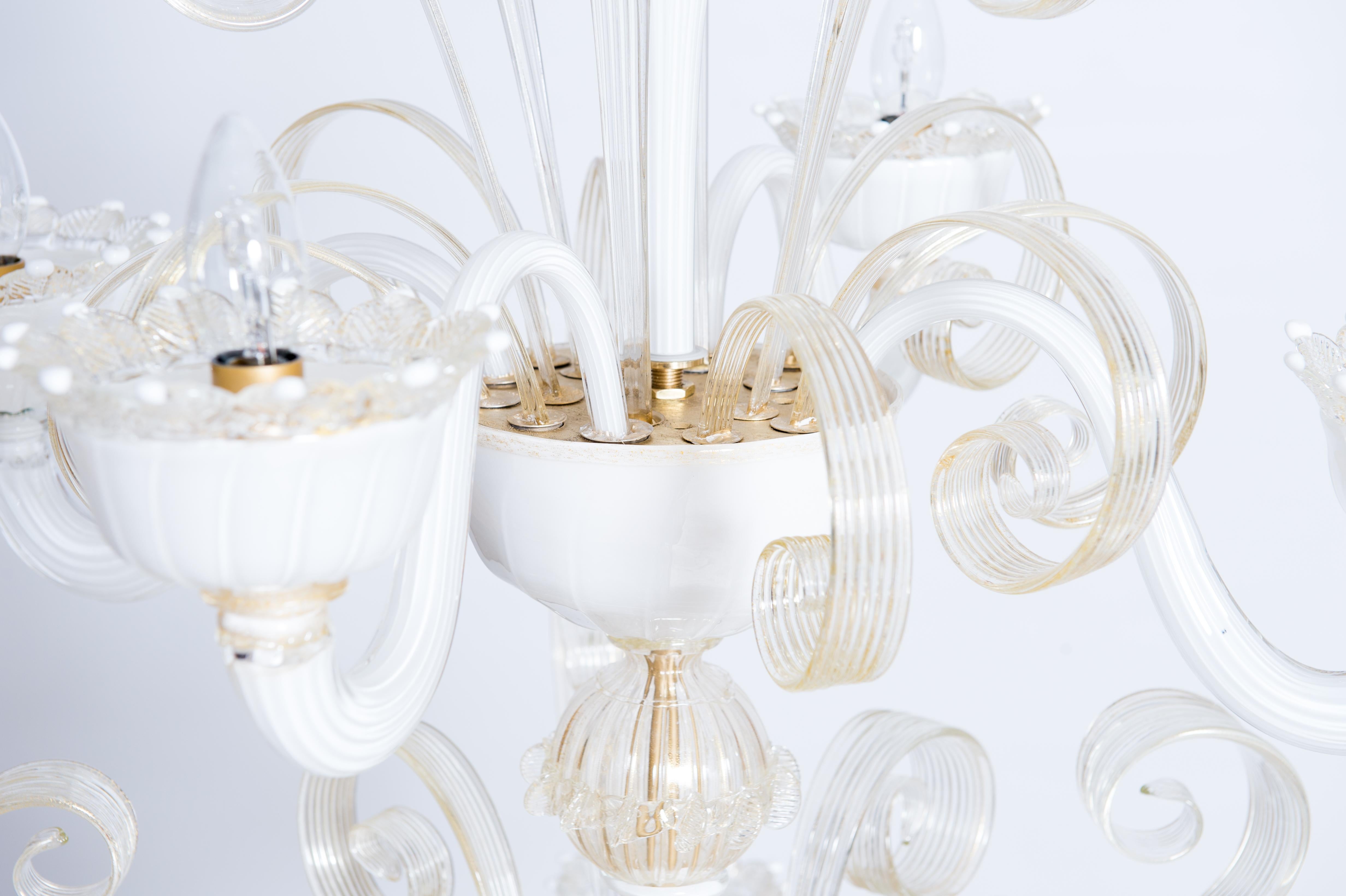 Lustre en verre de Murano blanc laiteux avec accents dorés Giovanni Dalla Fina Italie en vente 8