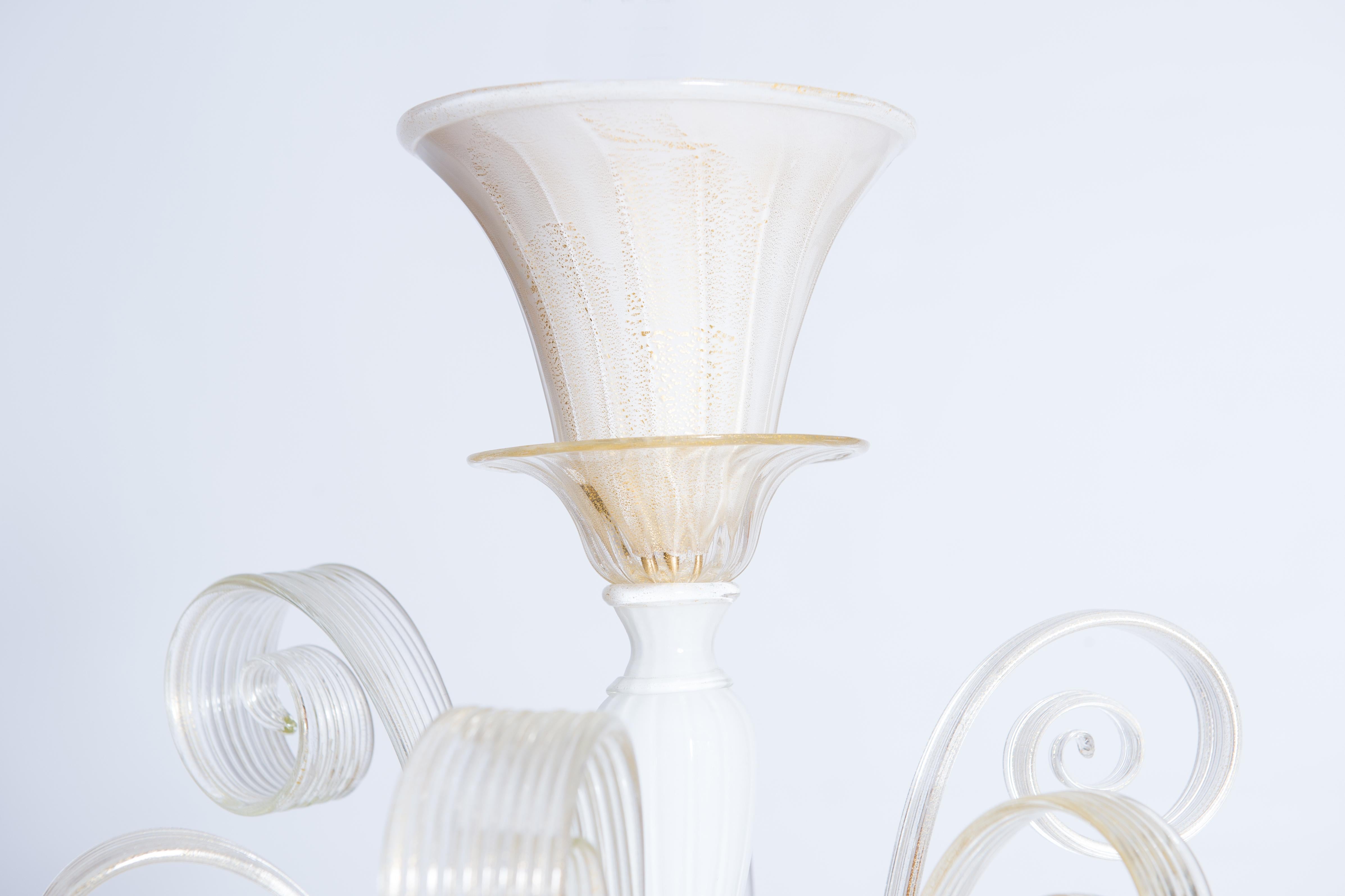 White-Milk Murano Glass Chandelier with Gold Accents Giovanni Dalla Fina Italy For Sale 6