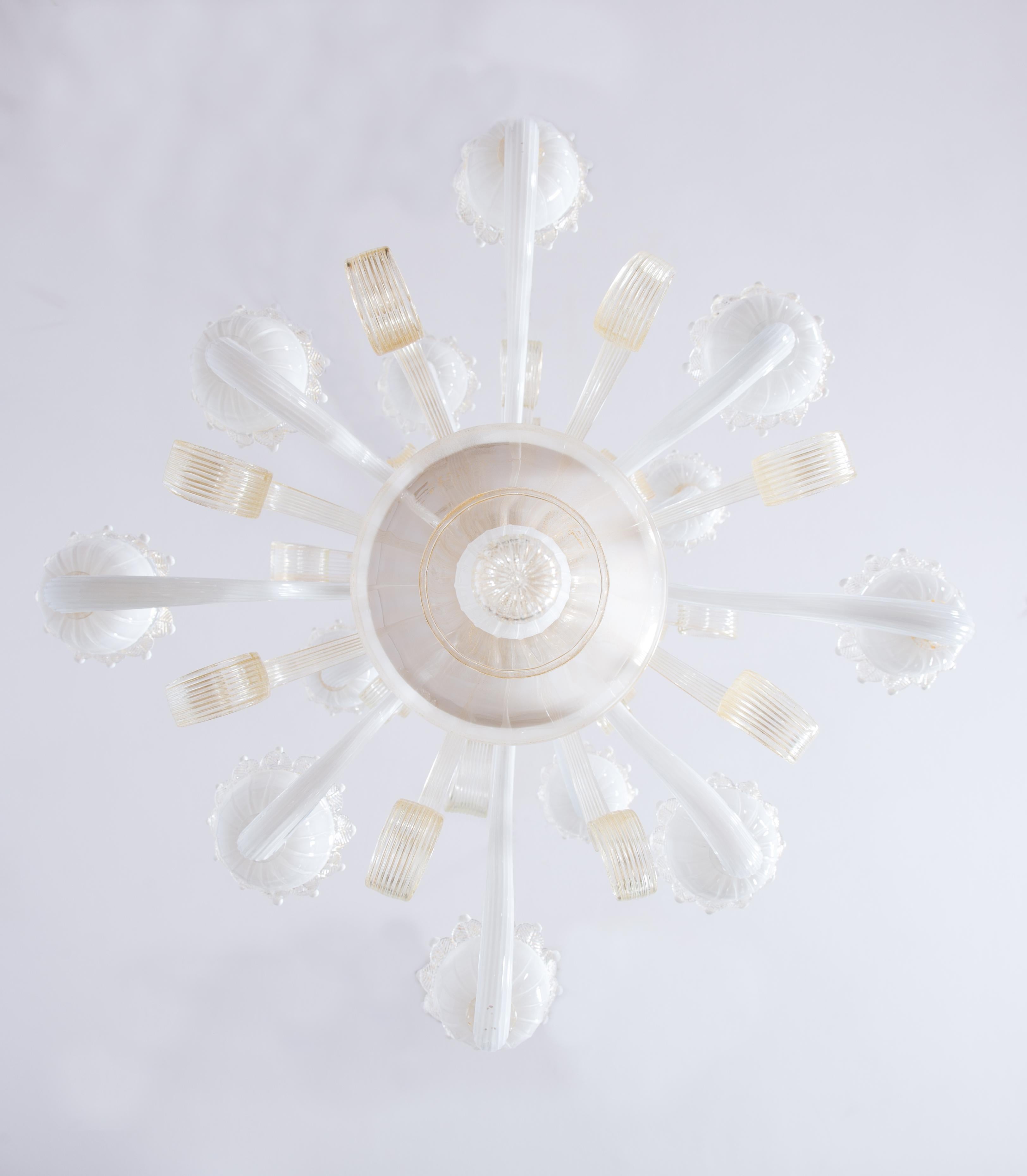 White-Milk Murano Glass Chandelier with Gold Accents Giovanni Dalla Fina Italy For Sale 7