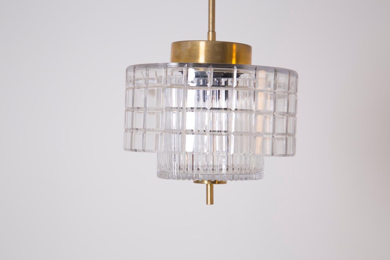 Mid-Century moderno Lampadario italiano in cristallo di Bohemia e ottone in vendita