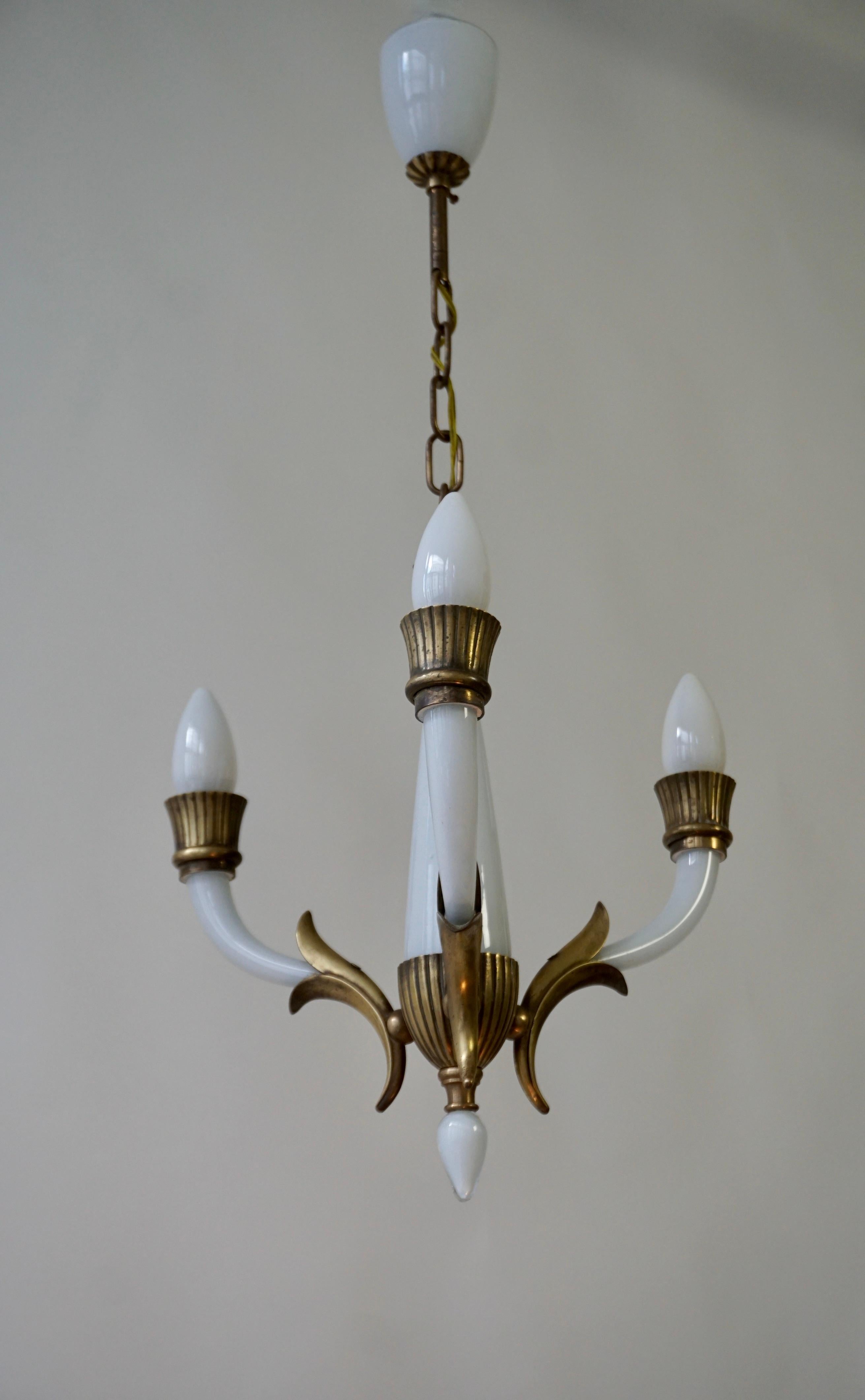 Italian Chandelier in Brass and White Murano Glass For Sale 7