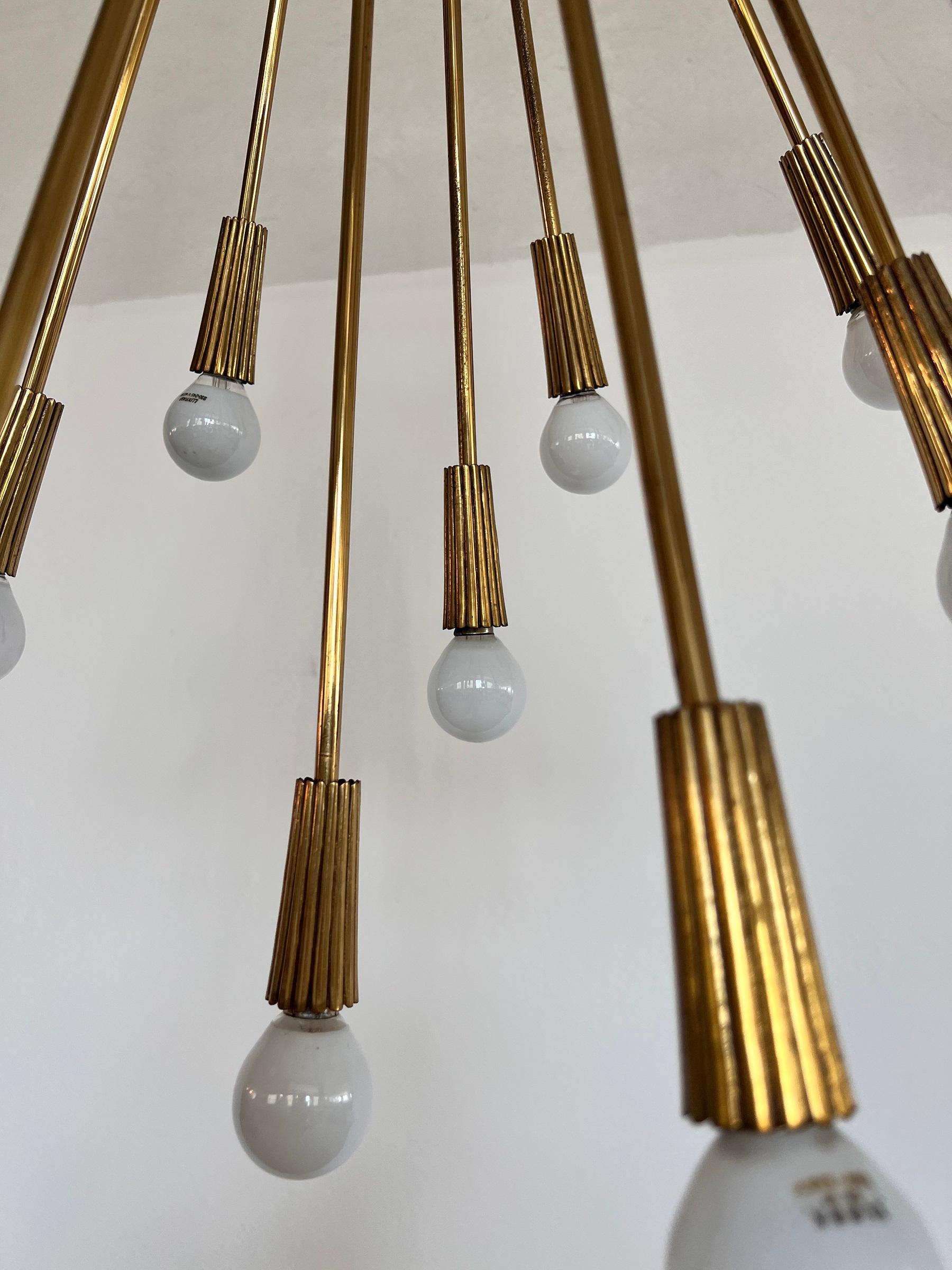 Italian Chandelier in Brass with 18 Lights, 1970s For Sale 3
