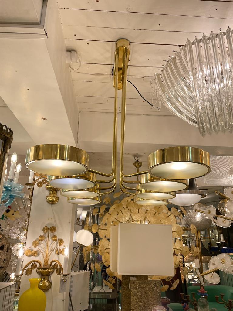 Italian Chandelier in Brass with 8 Lights in the Style of Stilnovo For Sale 3