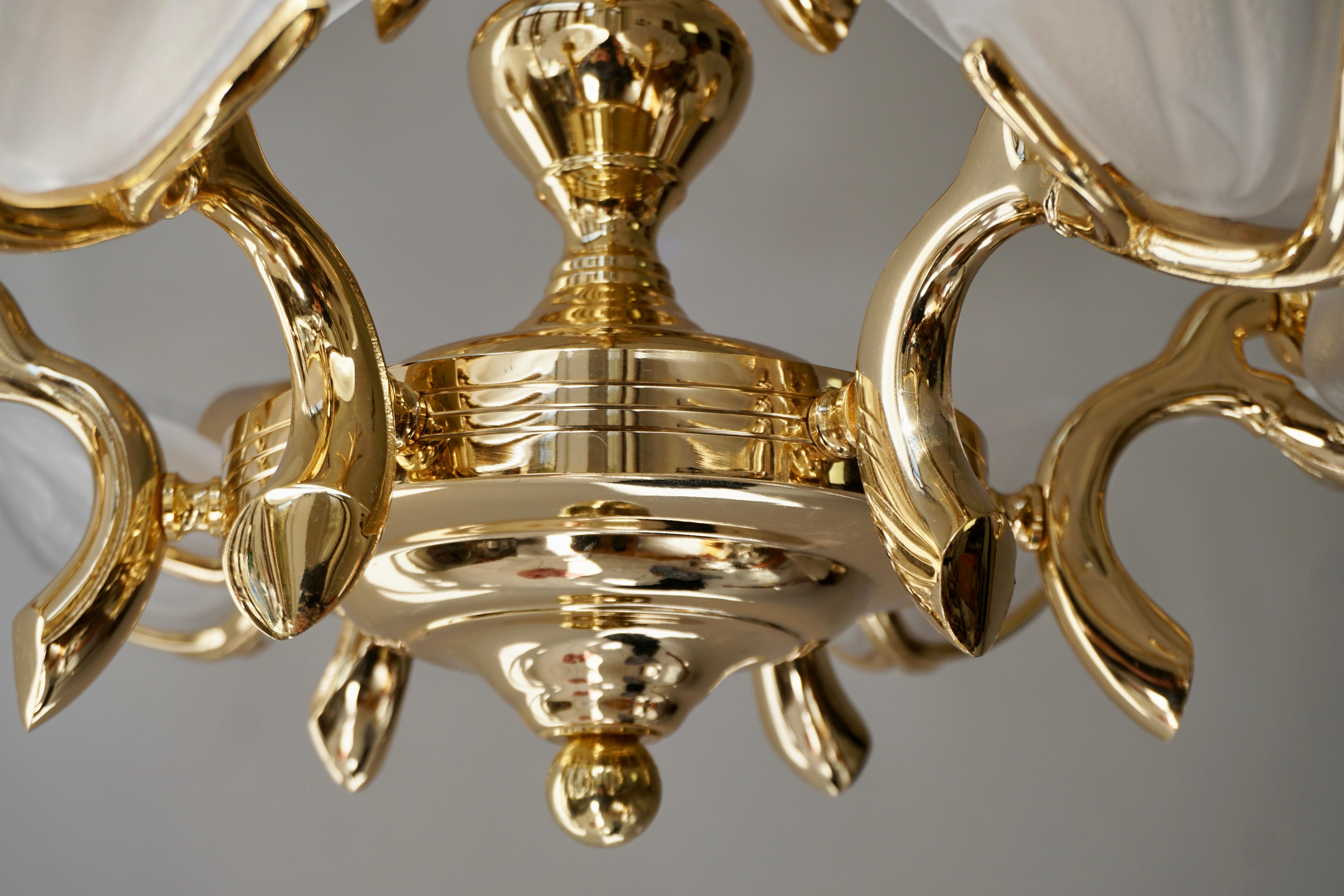 Italian Chandelier in Brass with Murano Glass Shells, 1970s For Sale 6