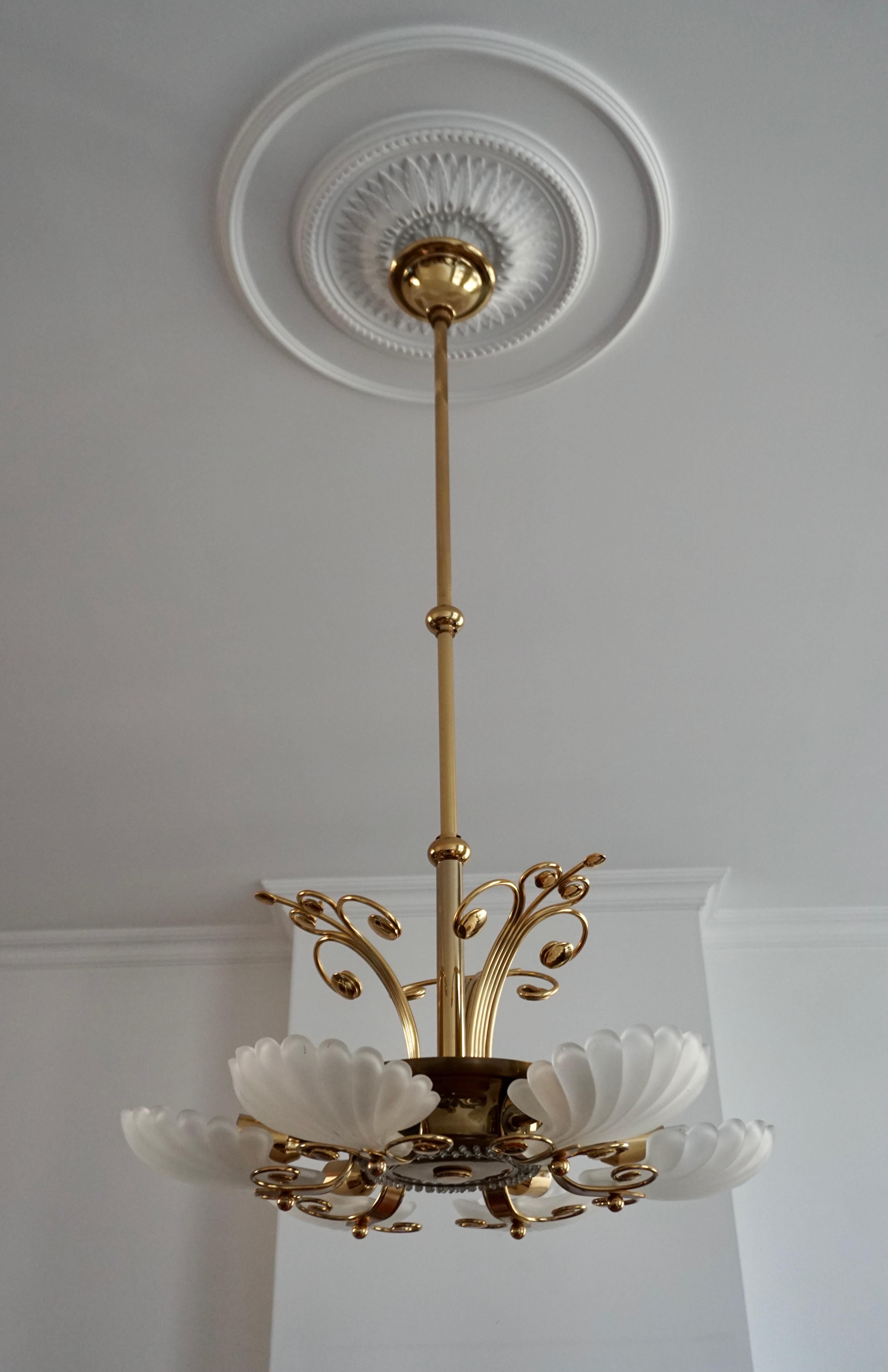 Italian Chandelier in Brass with Murano Glass Shells, 1970s For Sale 8
