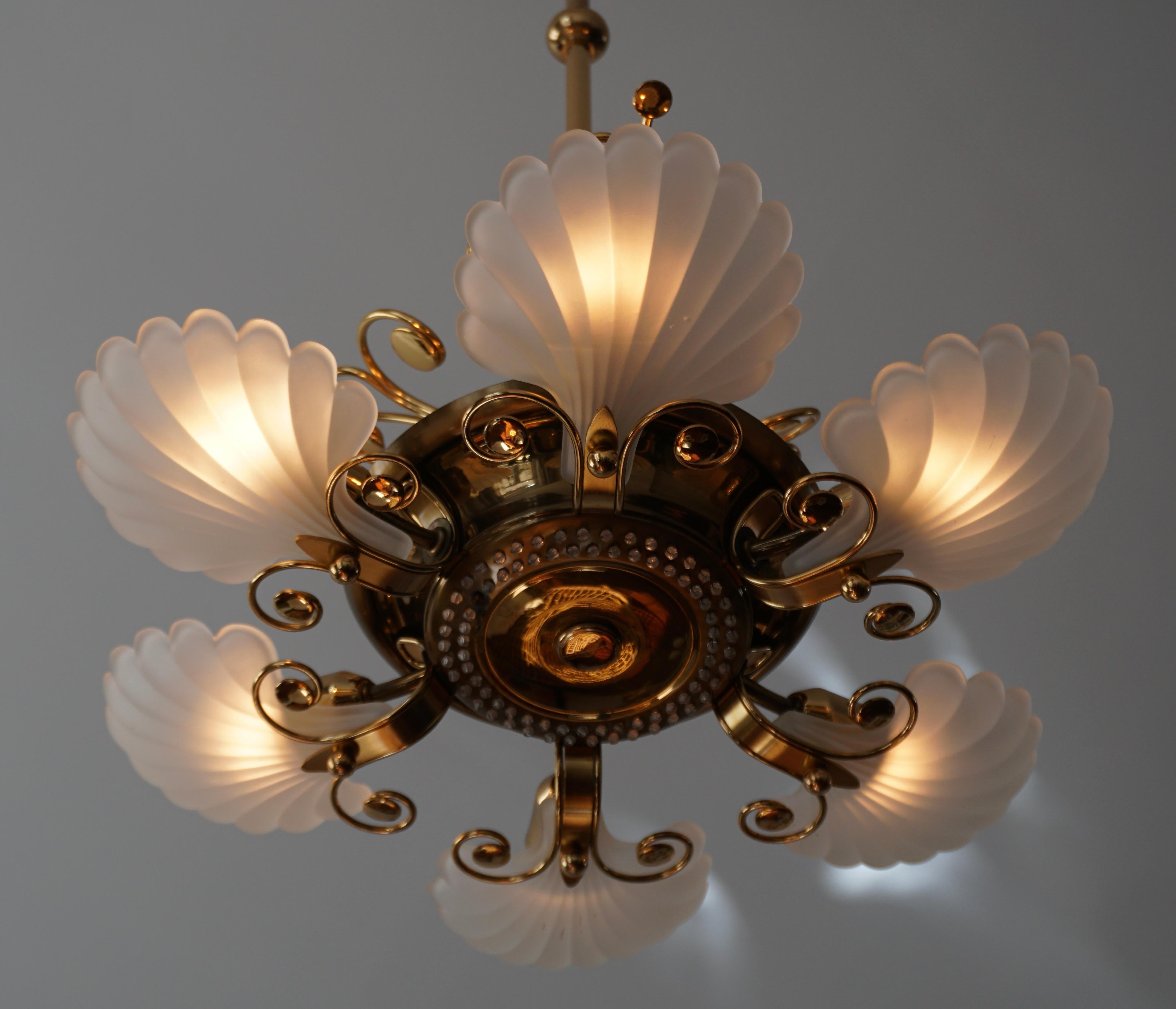 Italian Chandelier in Brass with Murano Glass Shells, 1970s For Sale 9