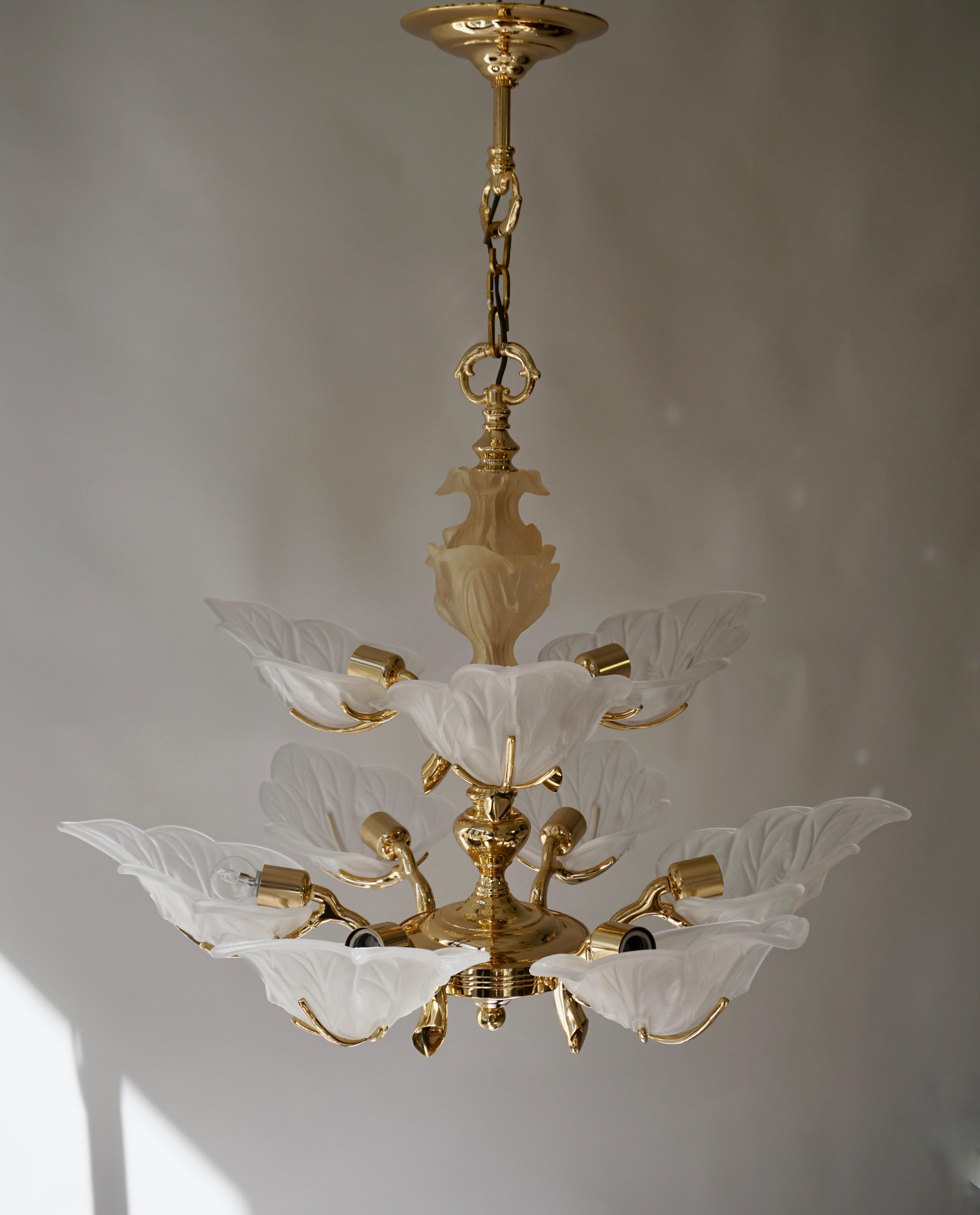 Italian Chandelier in Brass with Murano Glass Shells, 1970s For Sale 2