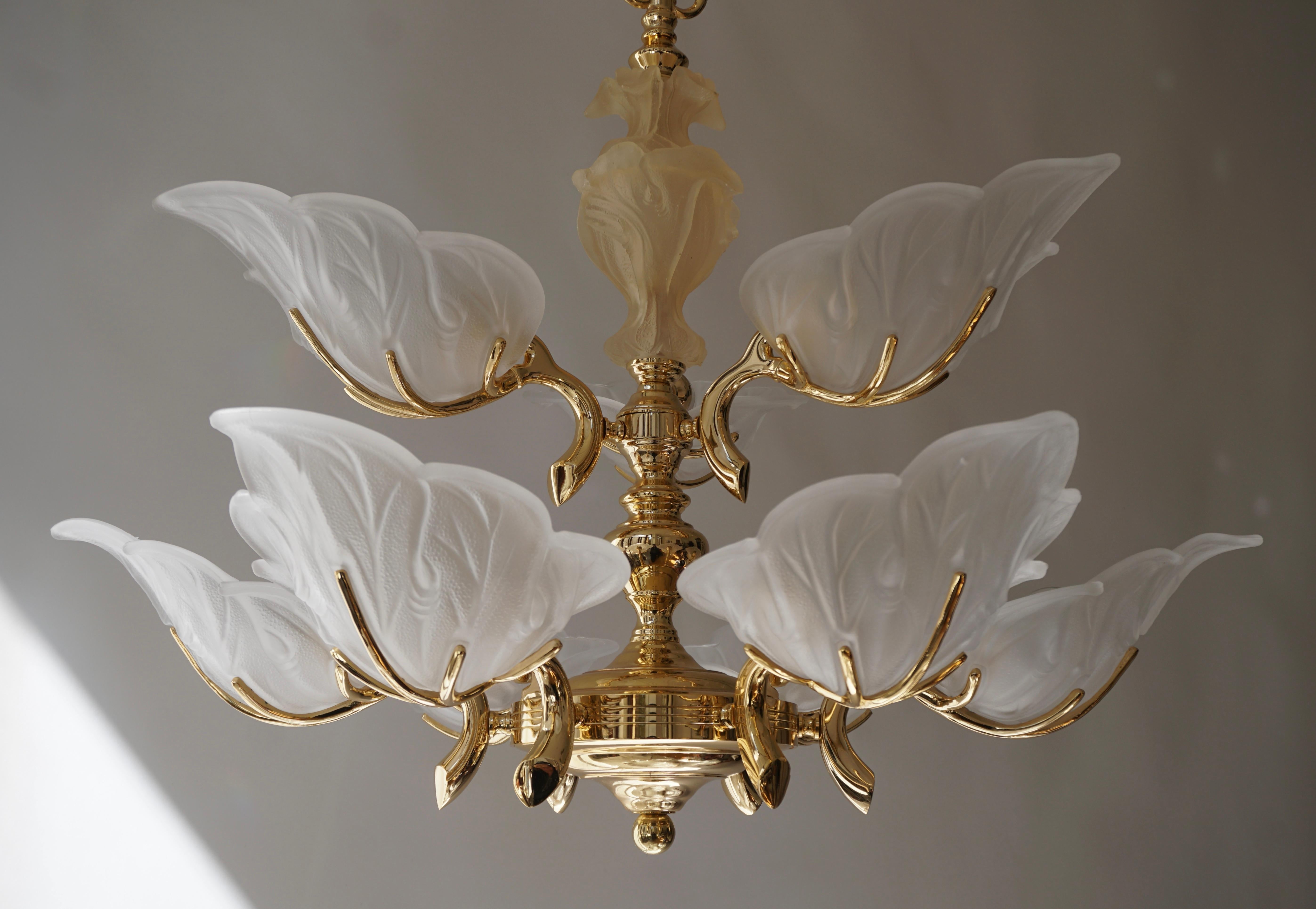 Italian Chandelier in Brass with Murano Glass Shells, 1970s For Sale 3