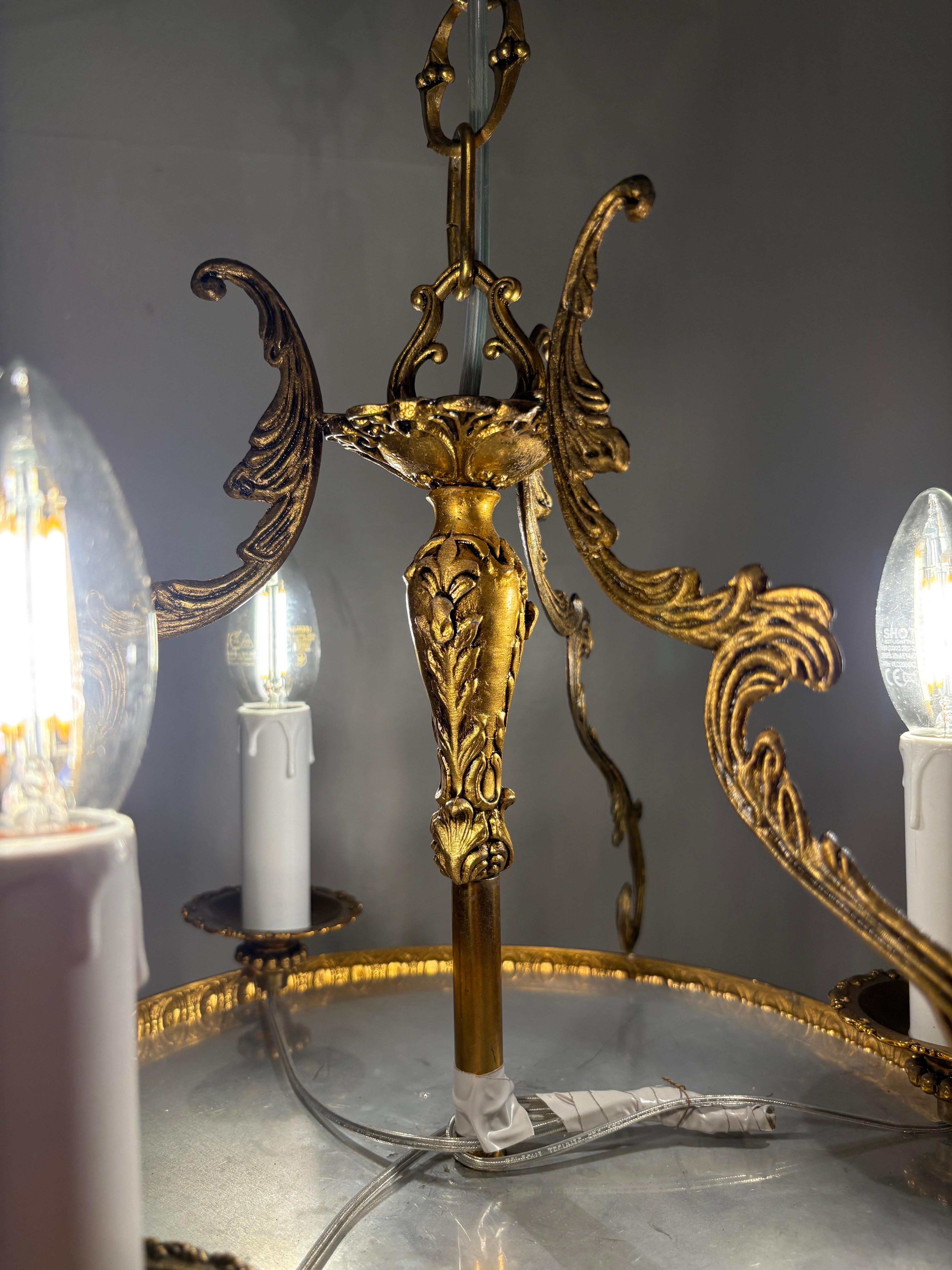 Italian Chandelier in Gilded Bronze with Bohemian Crystals For Sale 3