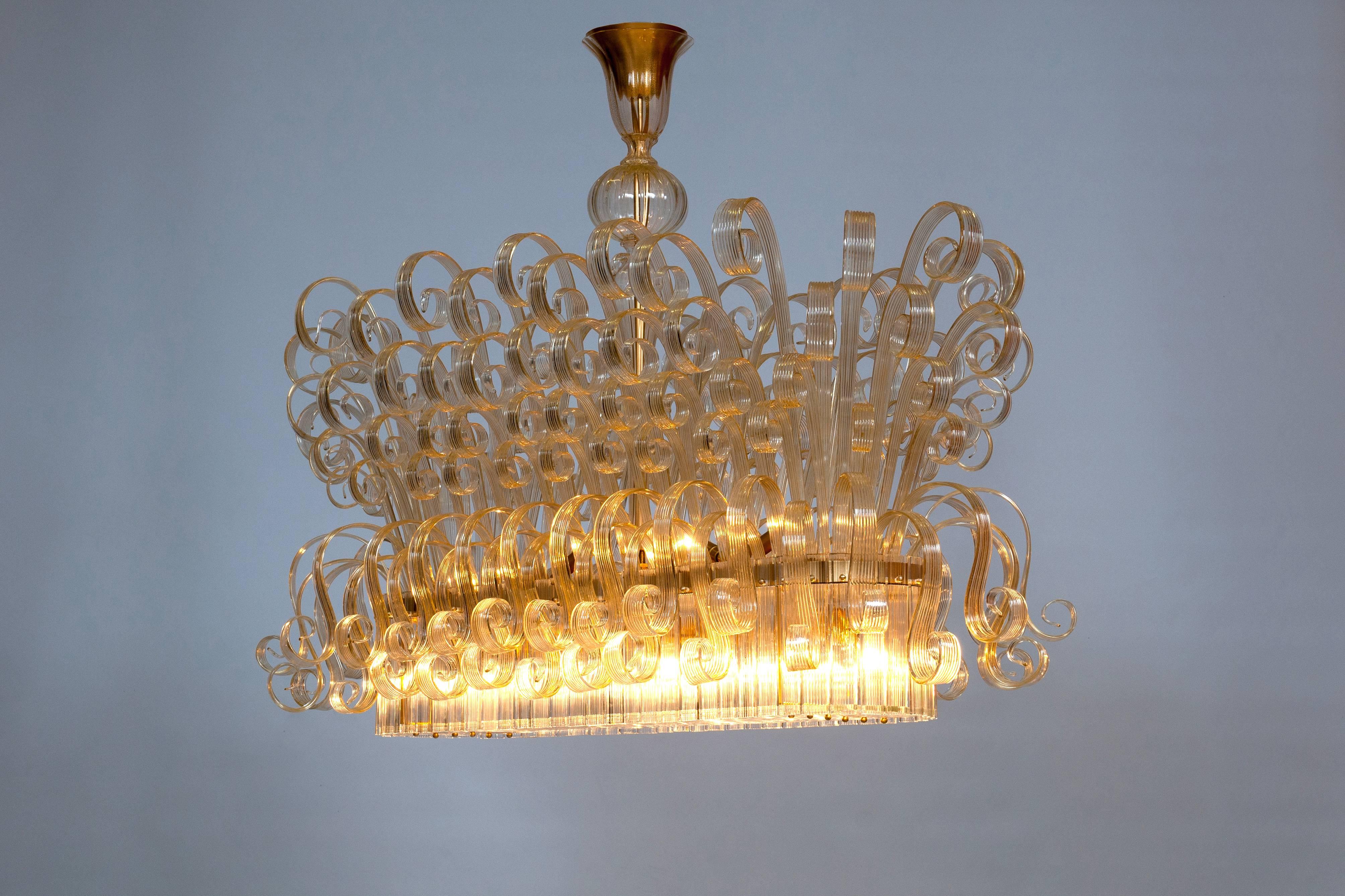 Art déco Imposant lustre cascade en verre de Murano doré par Giovanni Dalla Fina Italie années 20 en vente