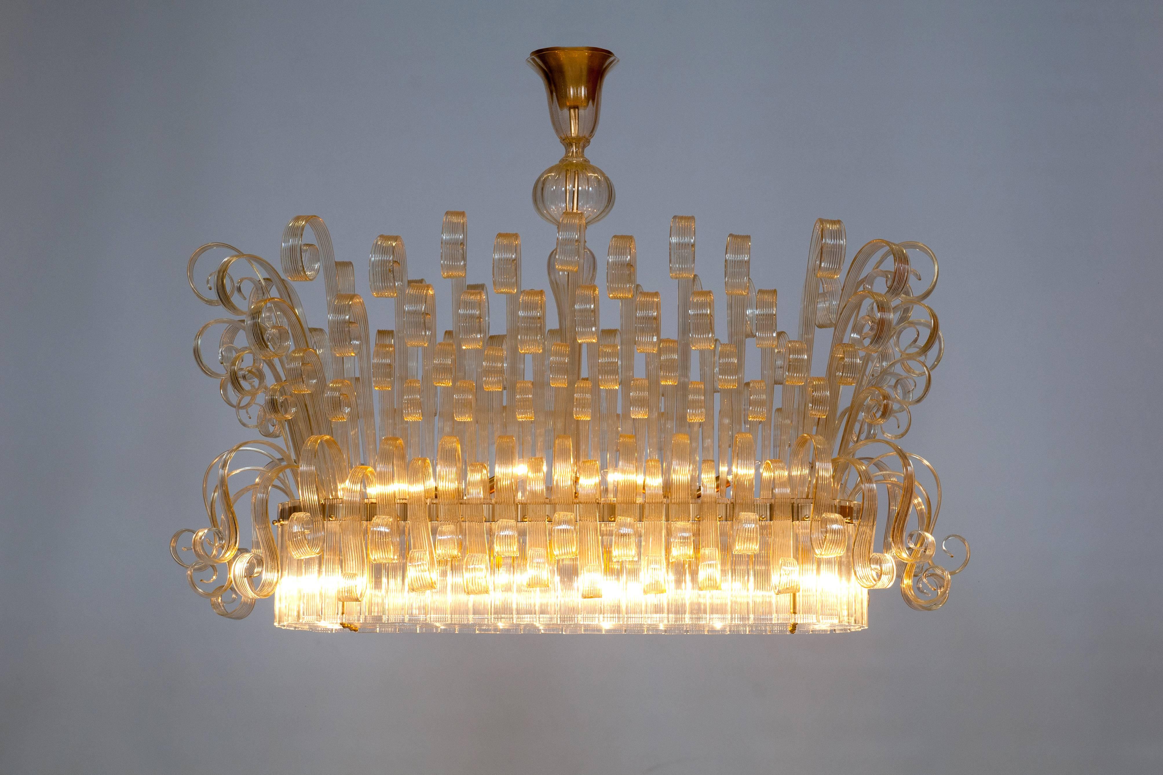 XXIe siècle et contemporain Imposant lustre cascade en verre de Murano doré par Giovanni Dalla Fina Italie années 20 en vente