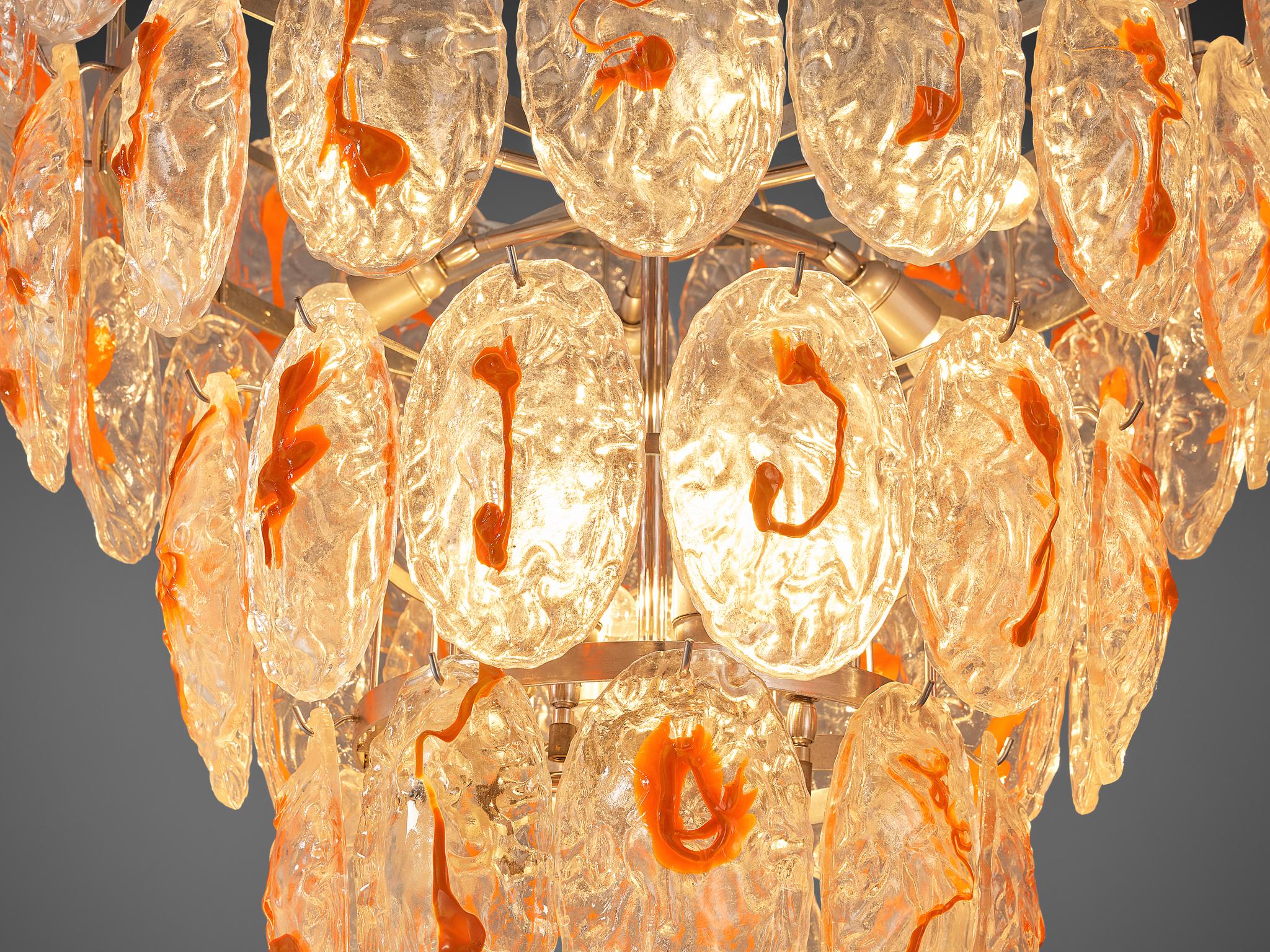 Mid-Century Modern Lustre italien en verre structuré avec détails orange en vente
