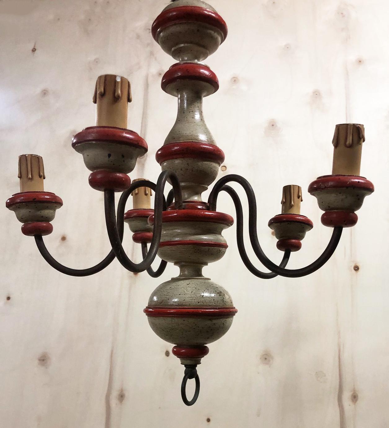 Italian Chandelier in Wood with Five Lights with Two-Tone Coloring For Sale 5