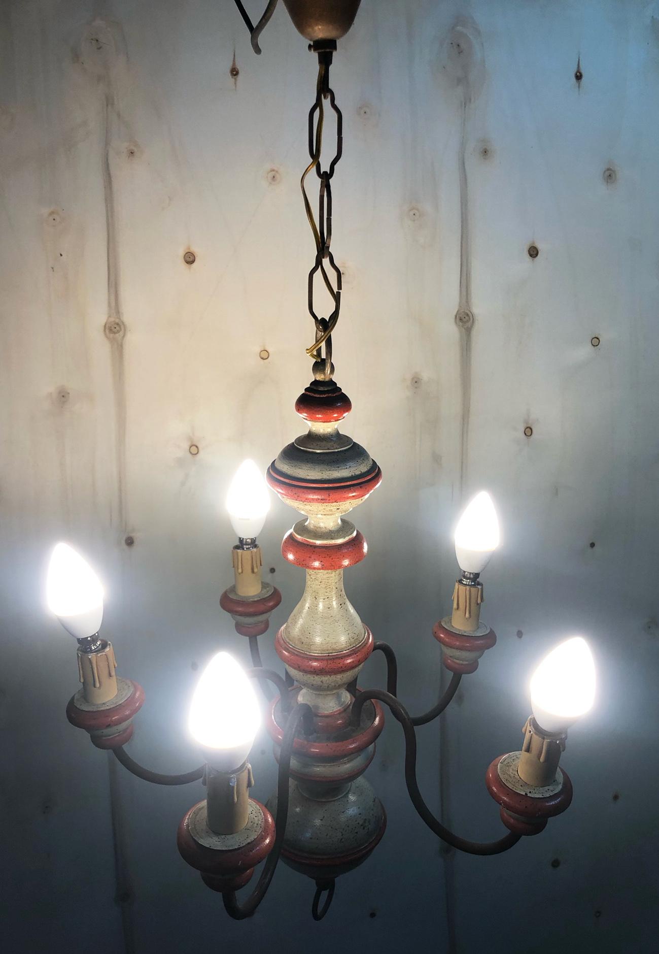 Italian Chandelier in Wood with Five Lights with Two-Tone Coloring For Sale 6